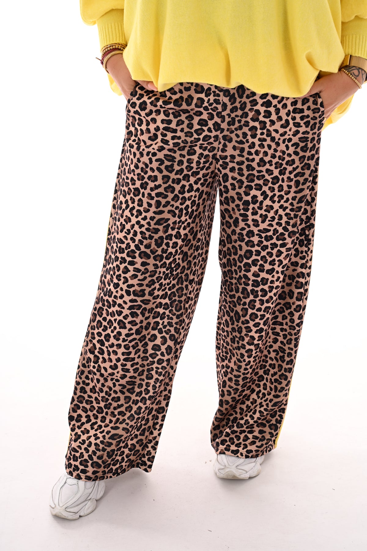 Wijde broek panterprint camel/lichtgeel