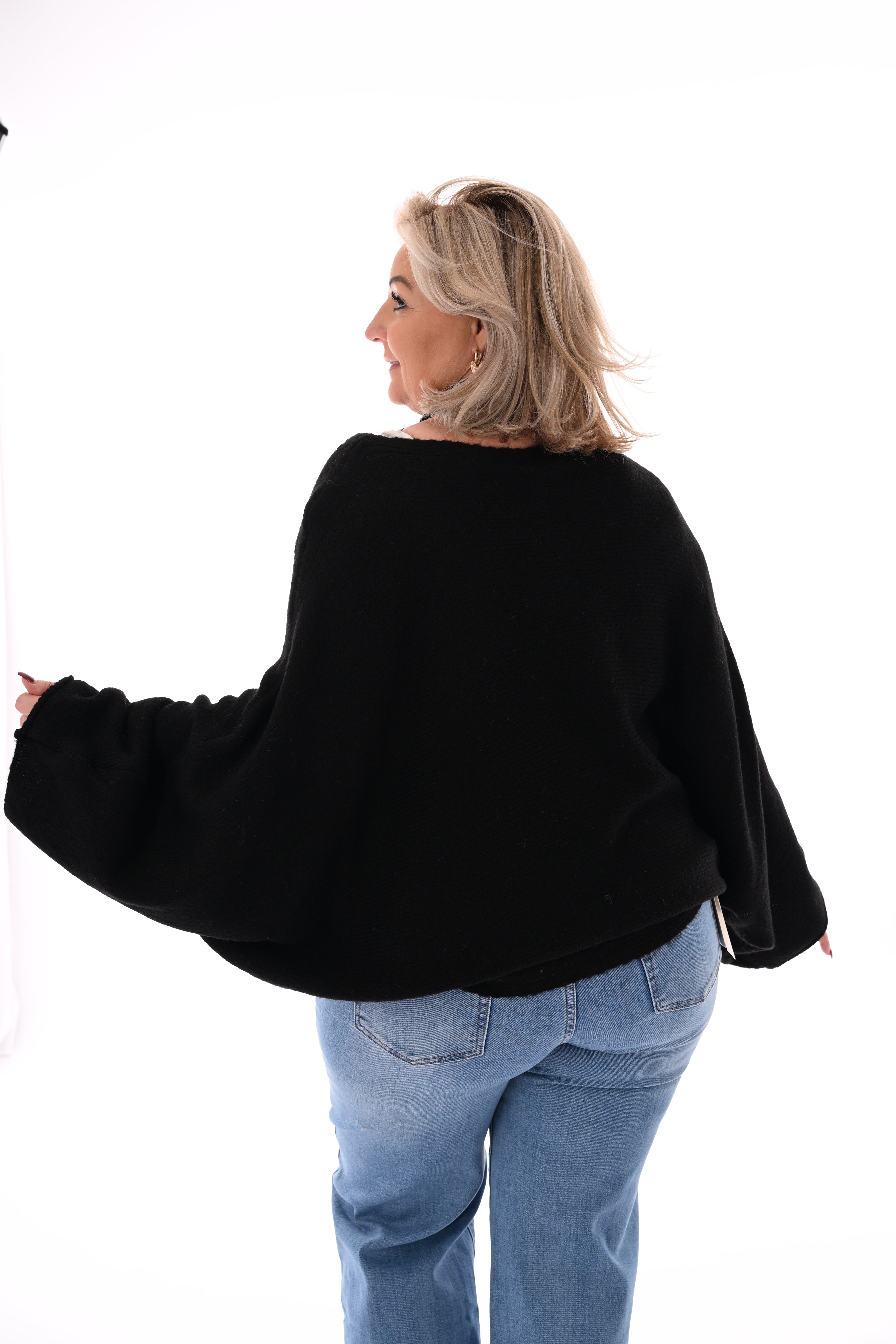 Fijn gebreide vleermuis trui uni zwart