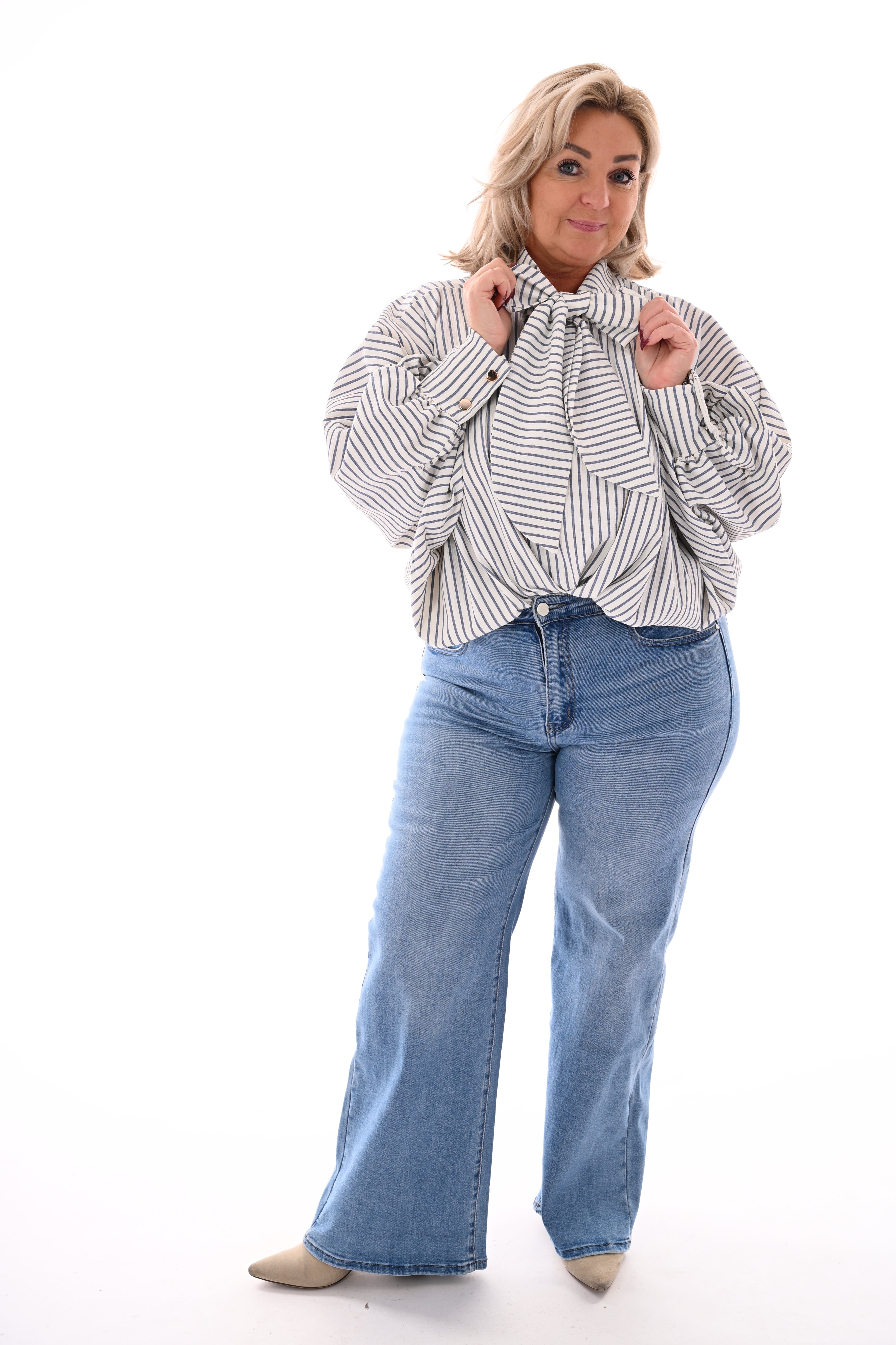 Blouse vleermuis met streepjes en strik creme/blauw