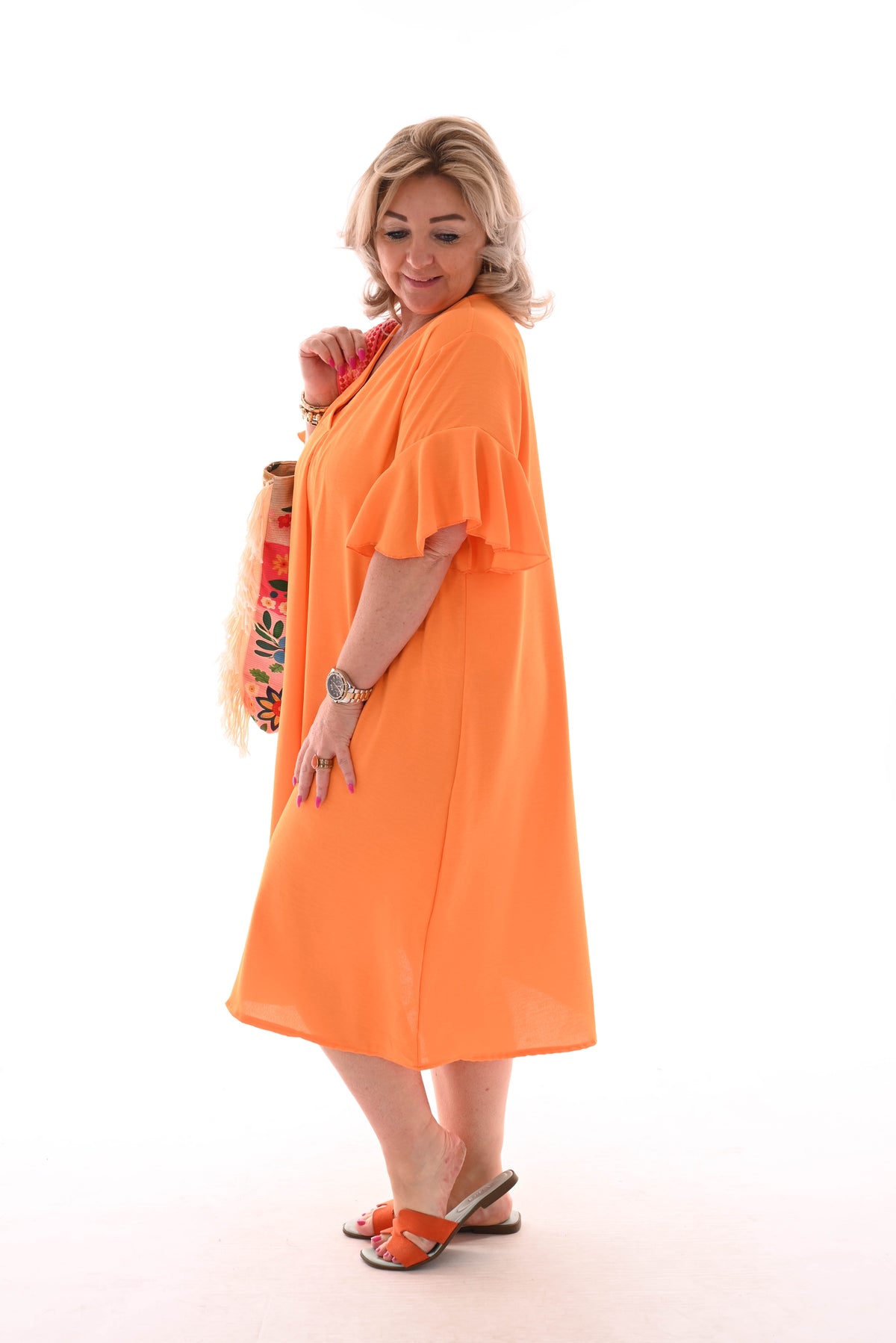 Jurk v-hals roezelmouwen uni peach