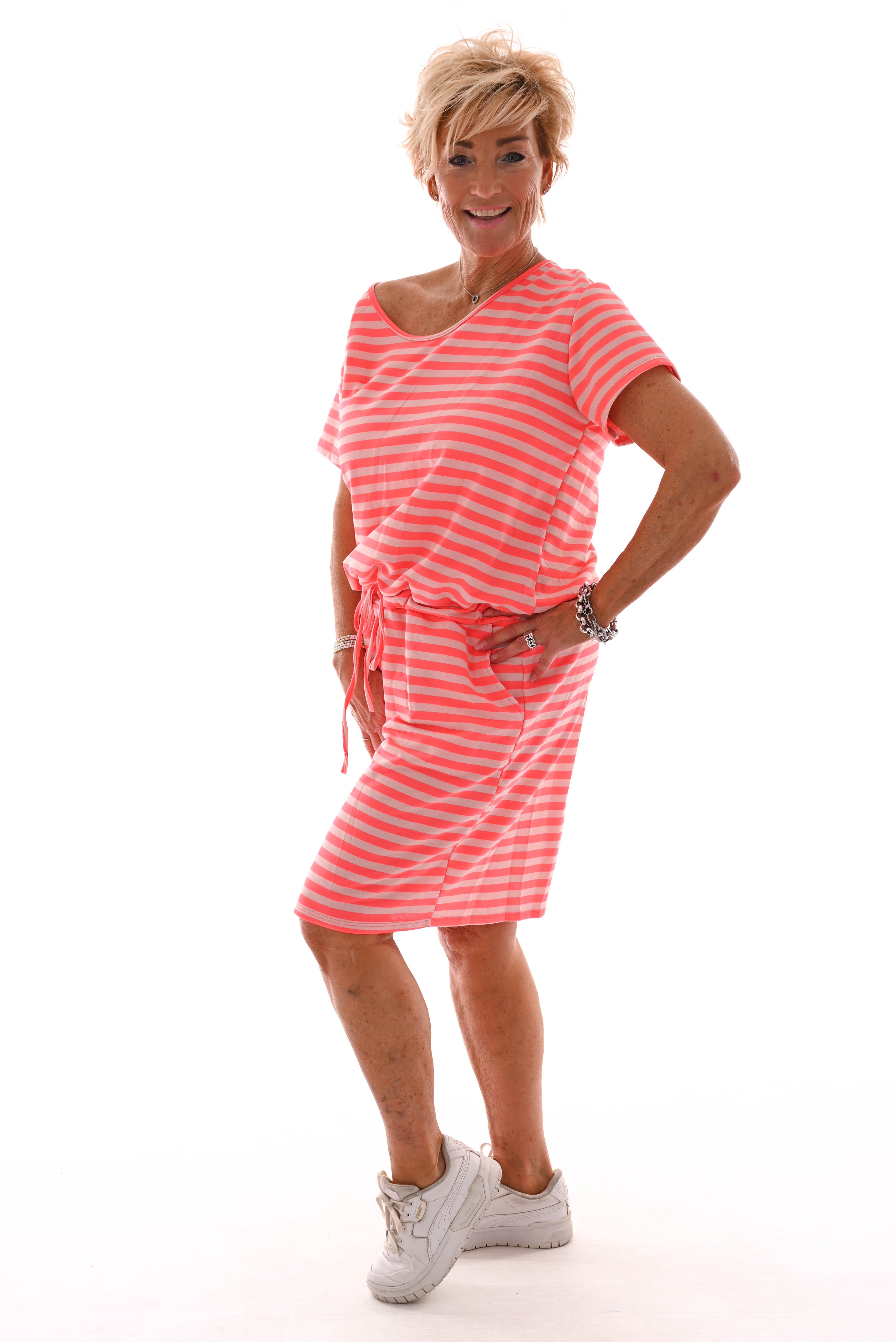 Sweaterdress gestreept met strik en zakken felroze/roze