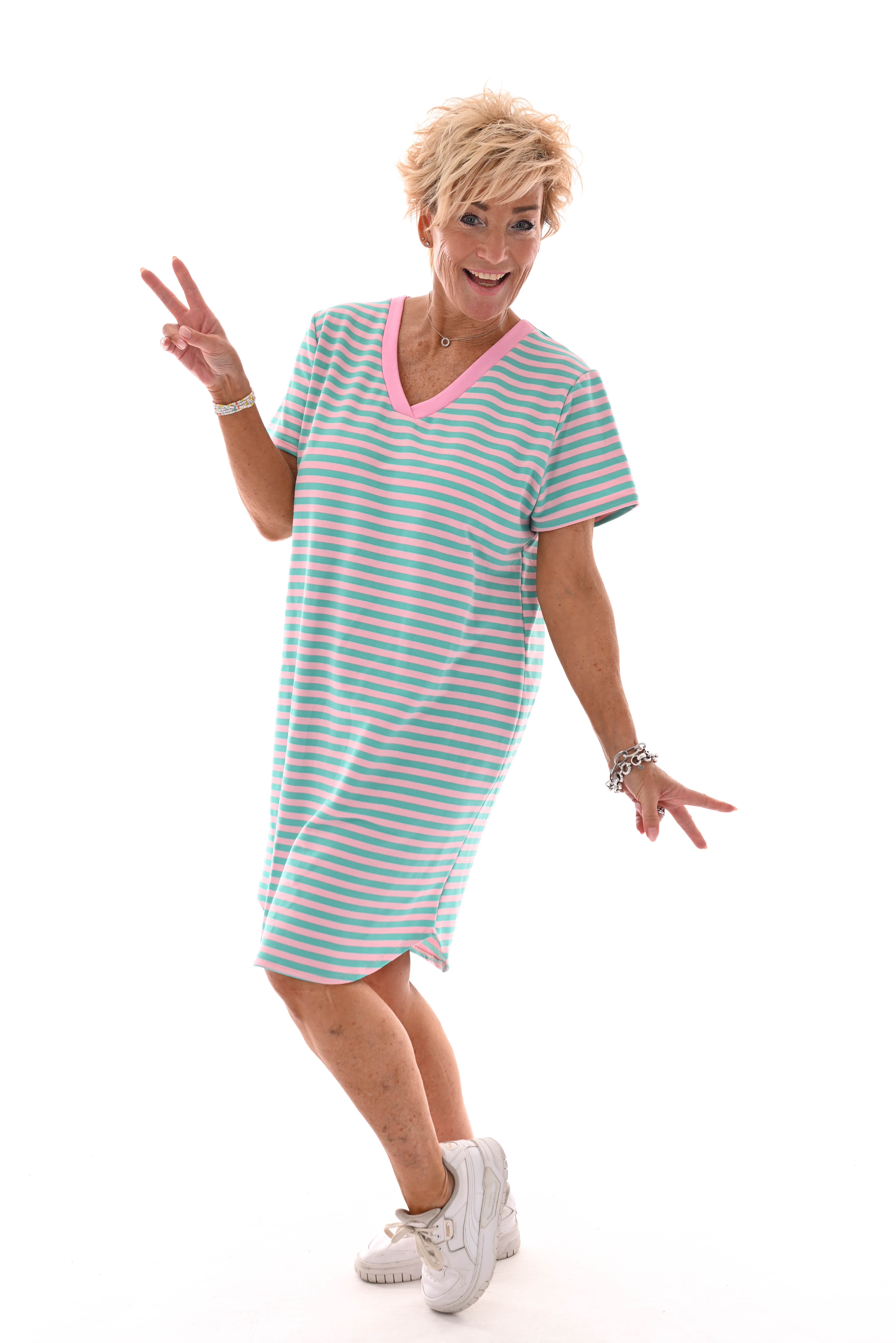 Korte sweaterdress gestreept v-hals lichtroze/turquoise