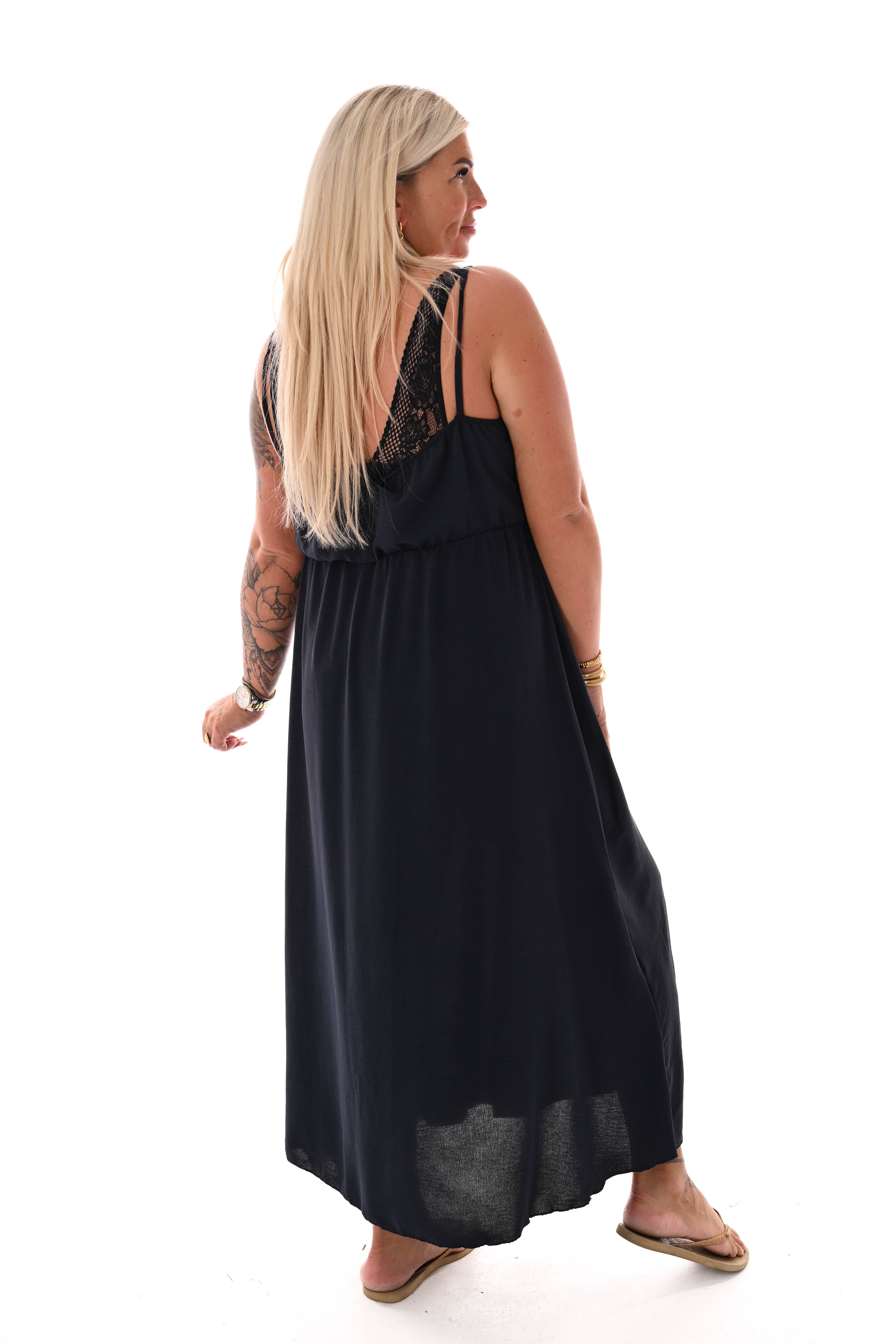Maxi jurk met strik smalle bandjes uni marineblauw