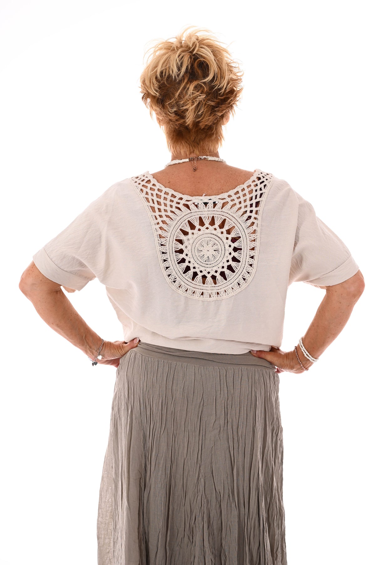 Top gehaakte rug met knoop beige