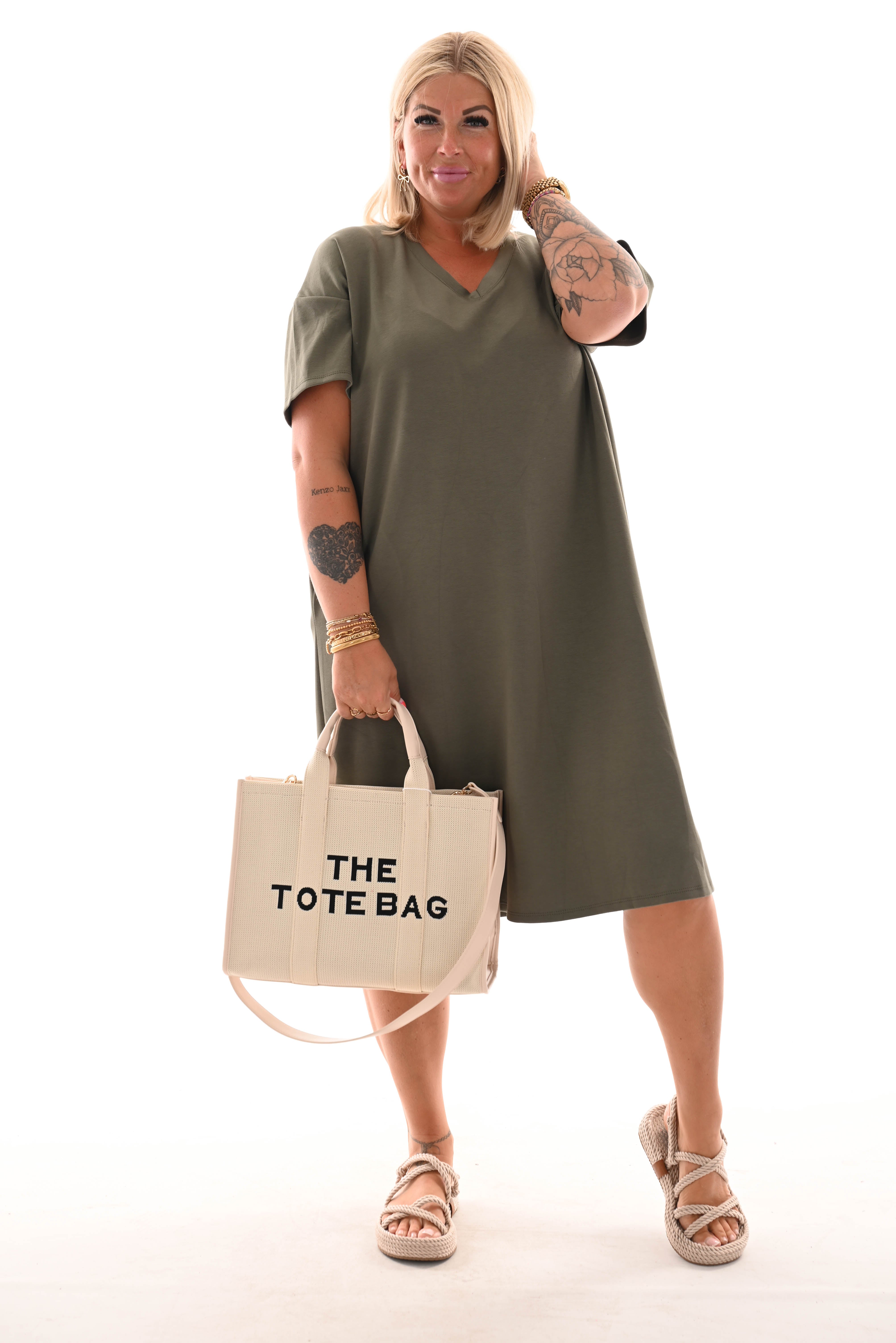 Sweaterdress v-hals korte mouwen applicatie legergroen