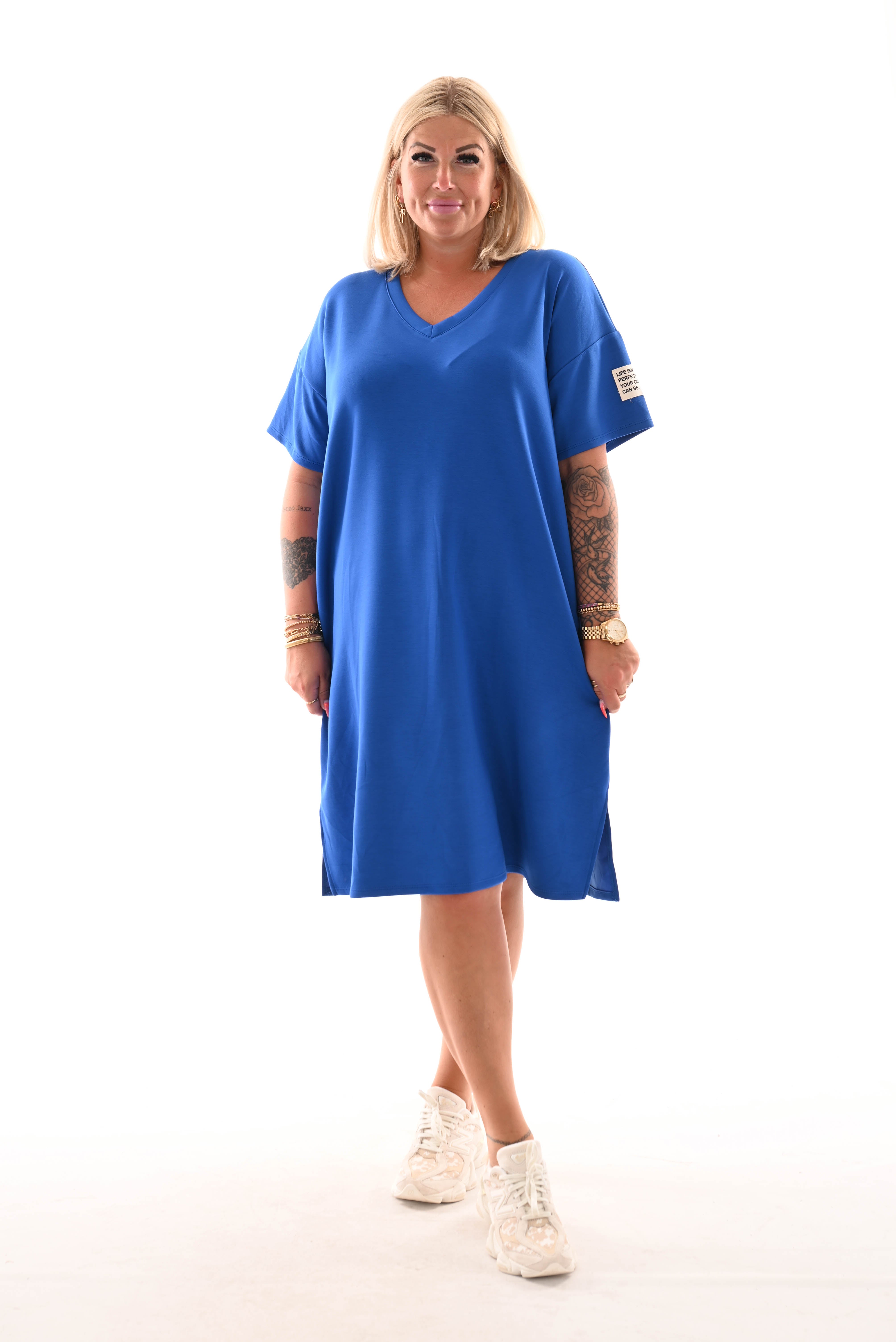 Sweaterdress v-hals korte mouwen applicatie kobaltblauw