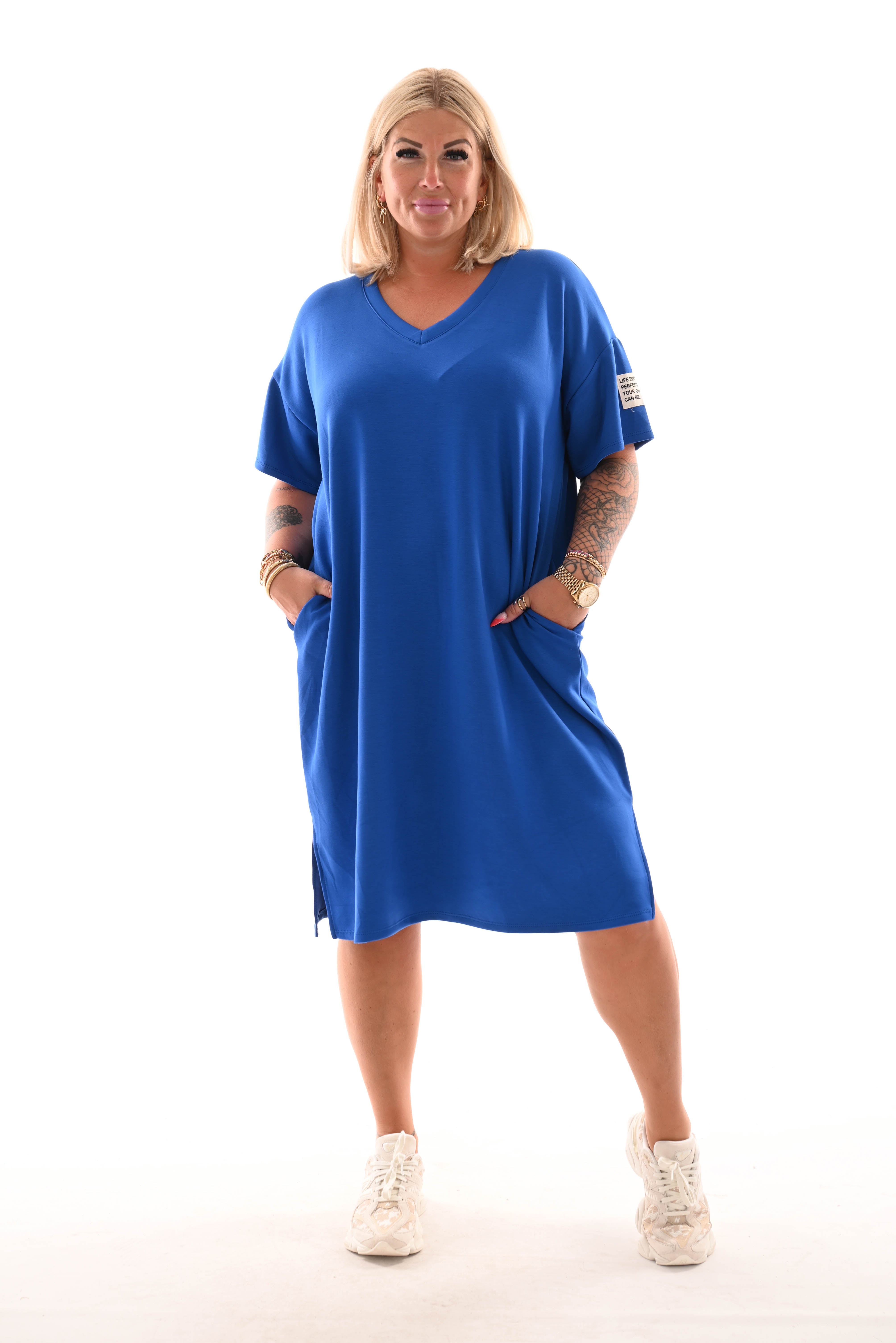 Sweaterdress v-hals korte mouwen applicatie kobaltblauw
