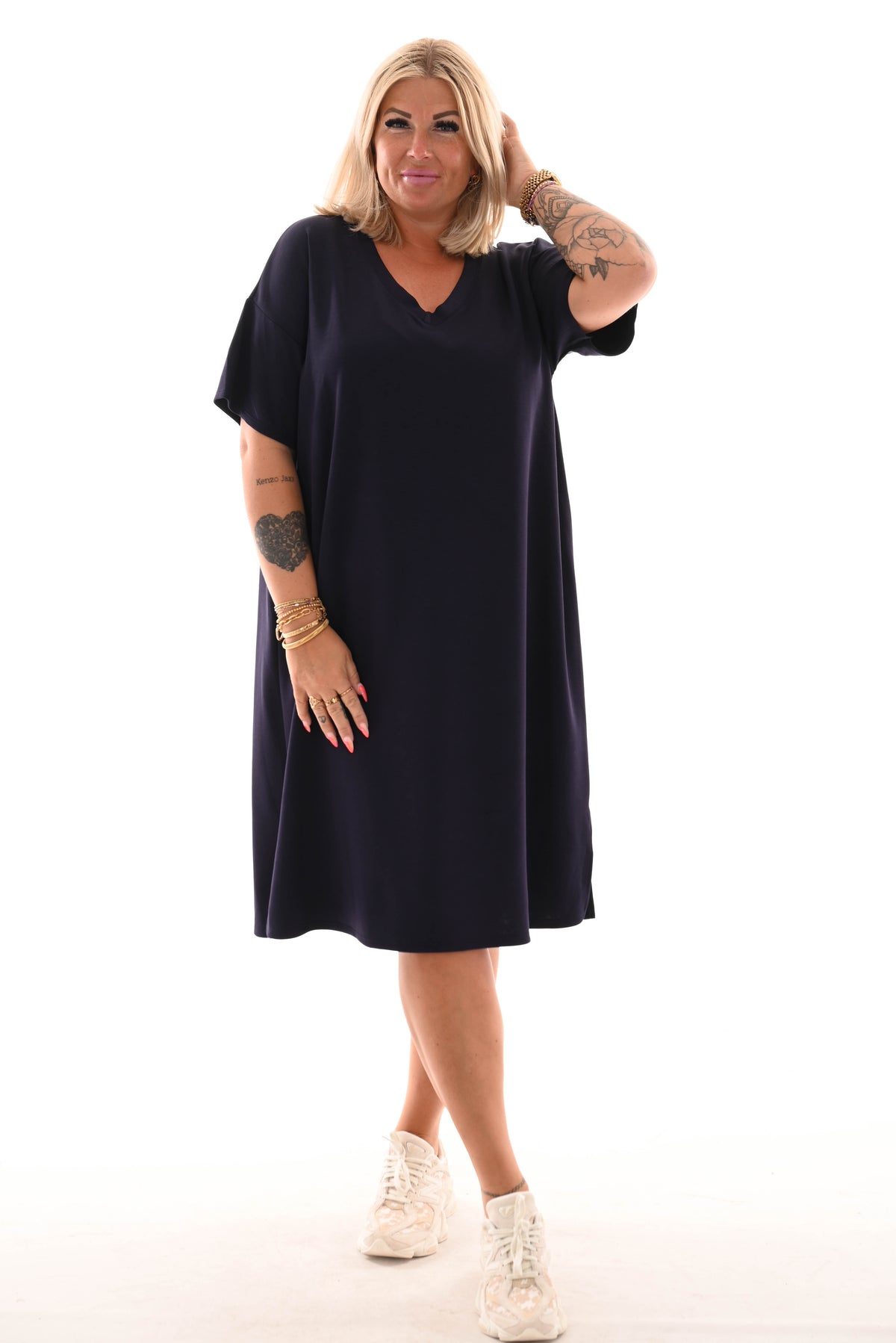 Sweaterdress v-hals korte mouwen applicatie marineblauw