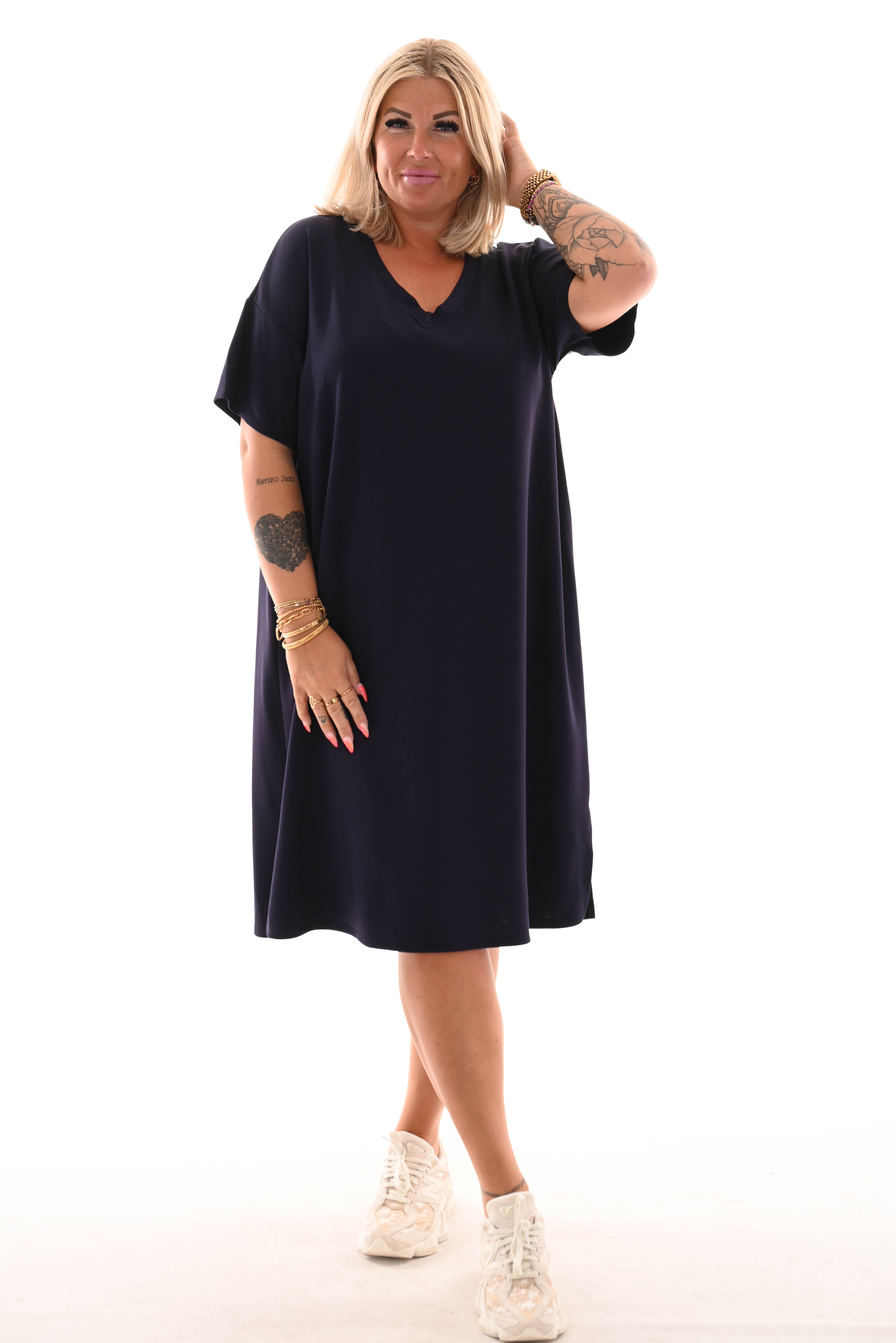 Sweaterdress v-hals korte mouwen applicatie marineblauw