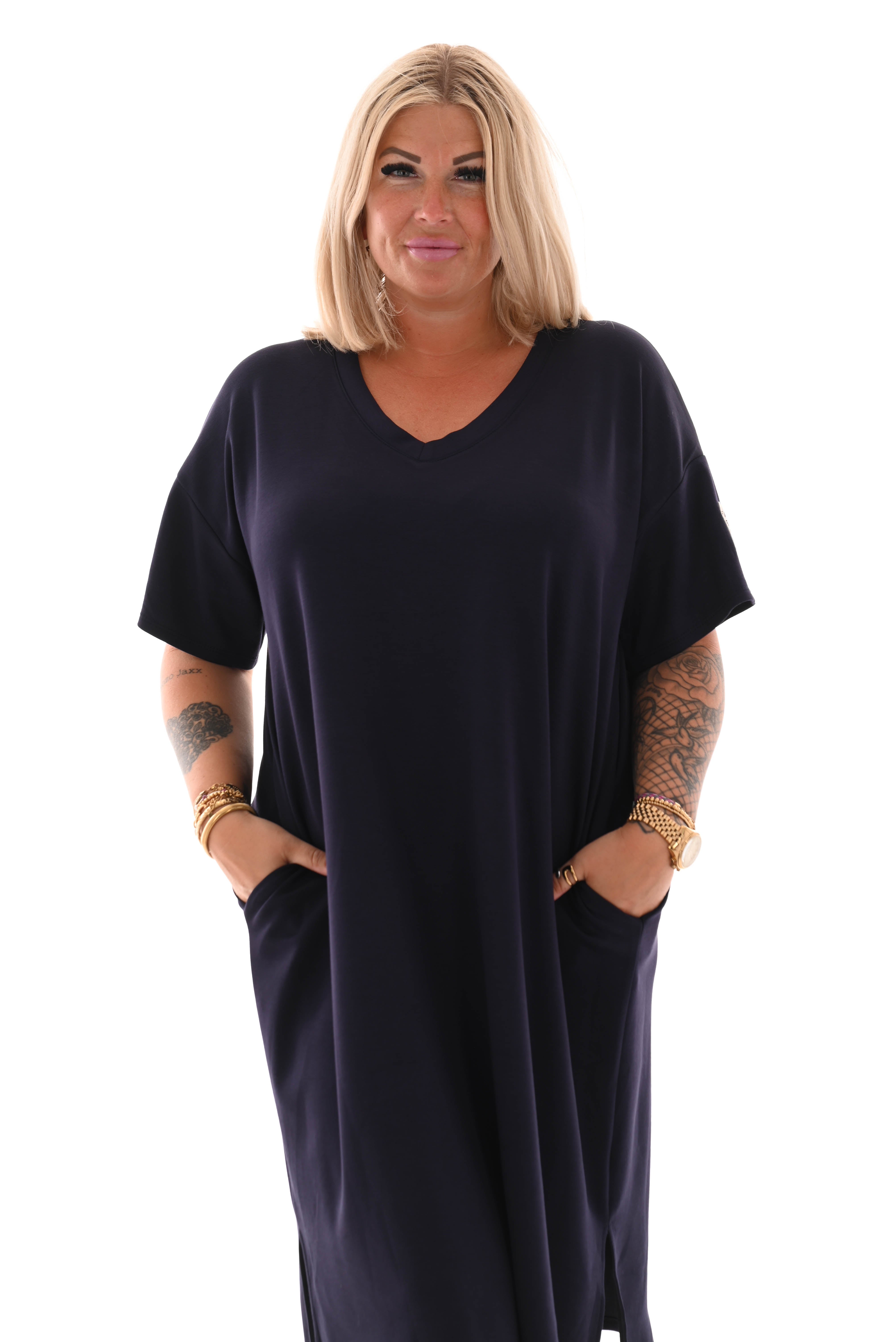 Sweaterdress v-hals korte mouwen applicatie marineblauw