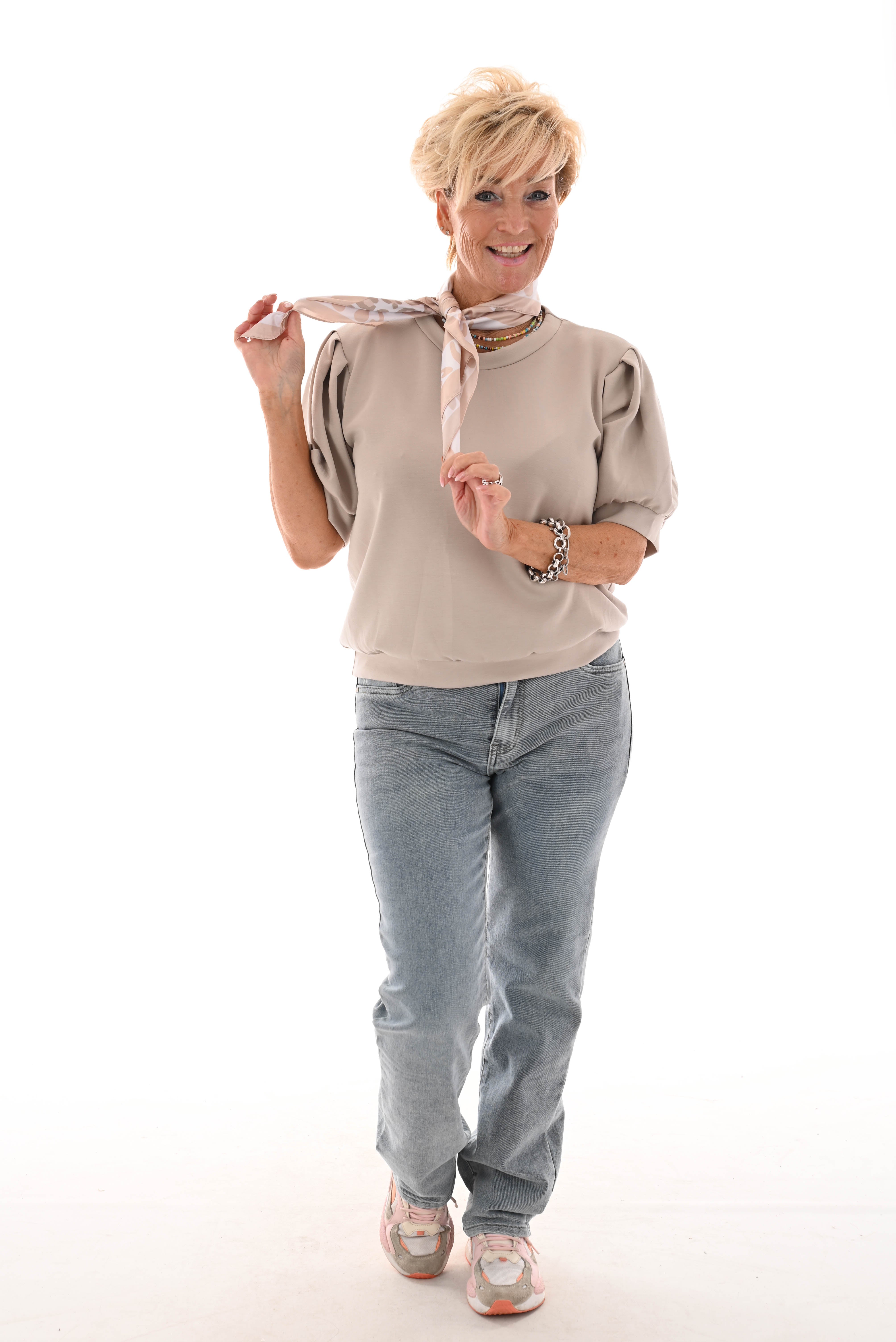 Sweater korte pofmouwen beige