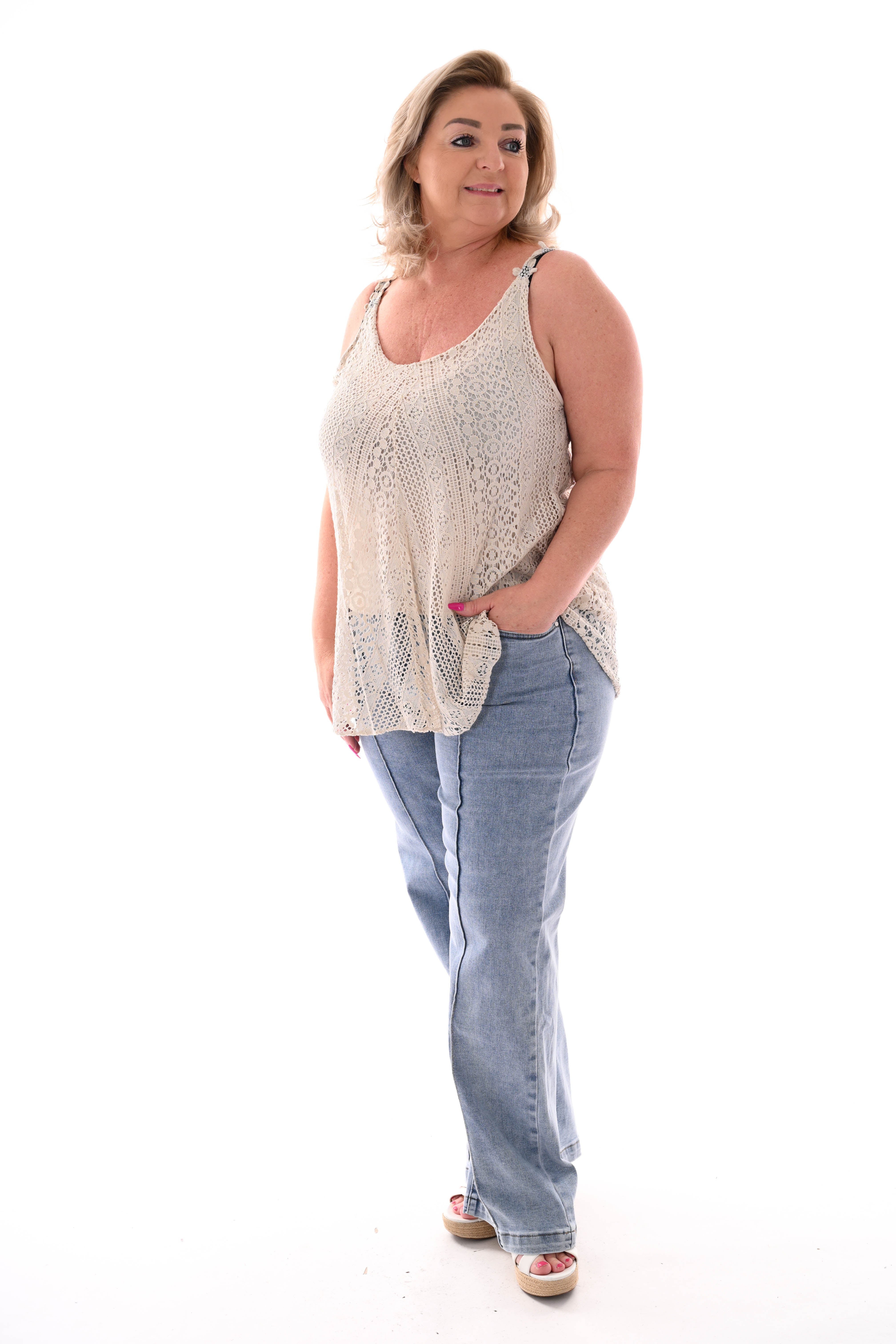 Broderie hemdje beige