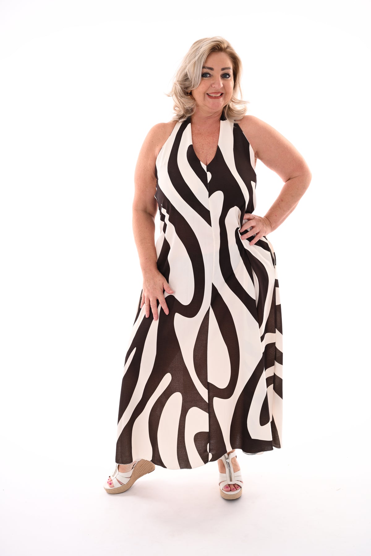 Halter jurk abstracte print donkerbruin