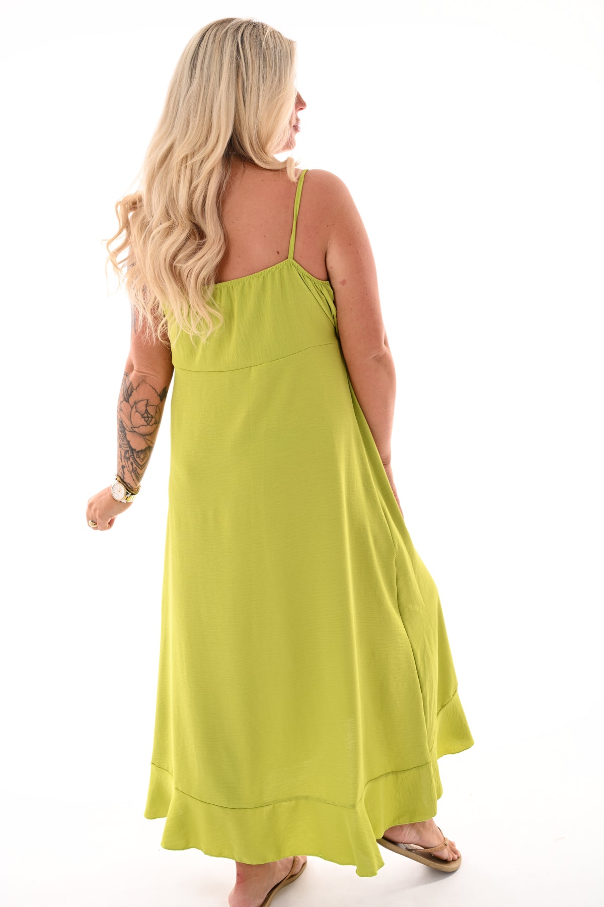 Maxi jurk overslag roezel smalle bandjes uni lime