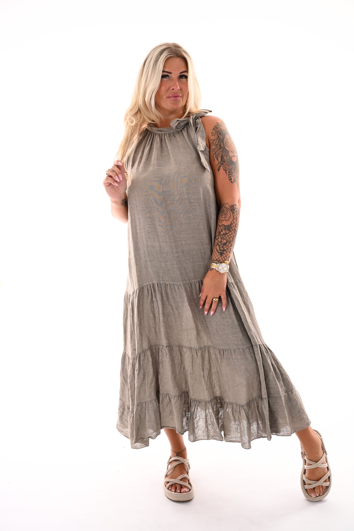 Lange jurk halter knoop taupe