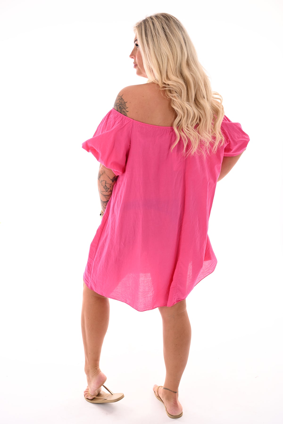 Jurk off-shoulder korte pofmouwen uni fuchsia