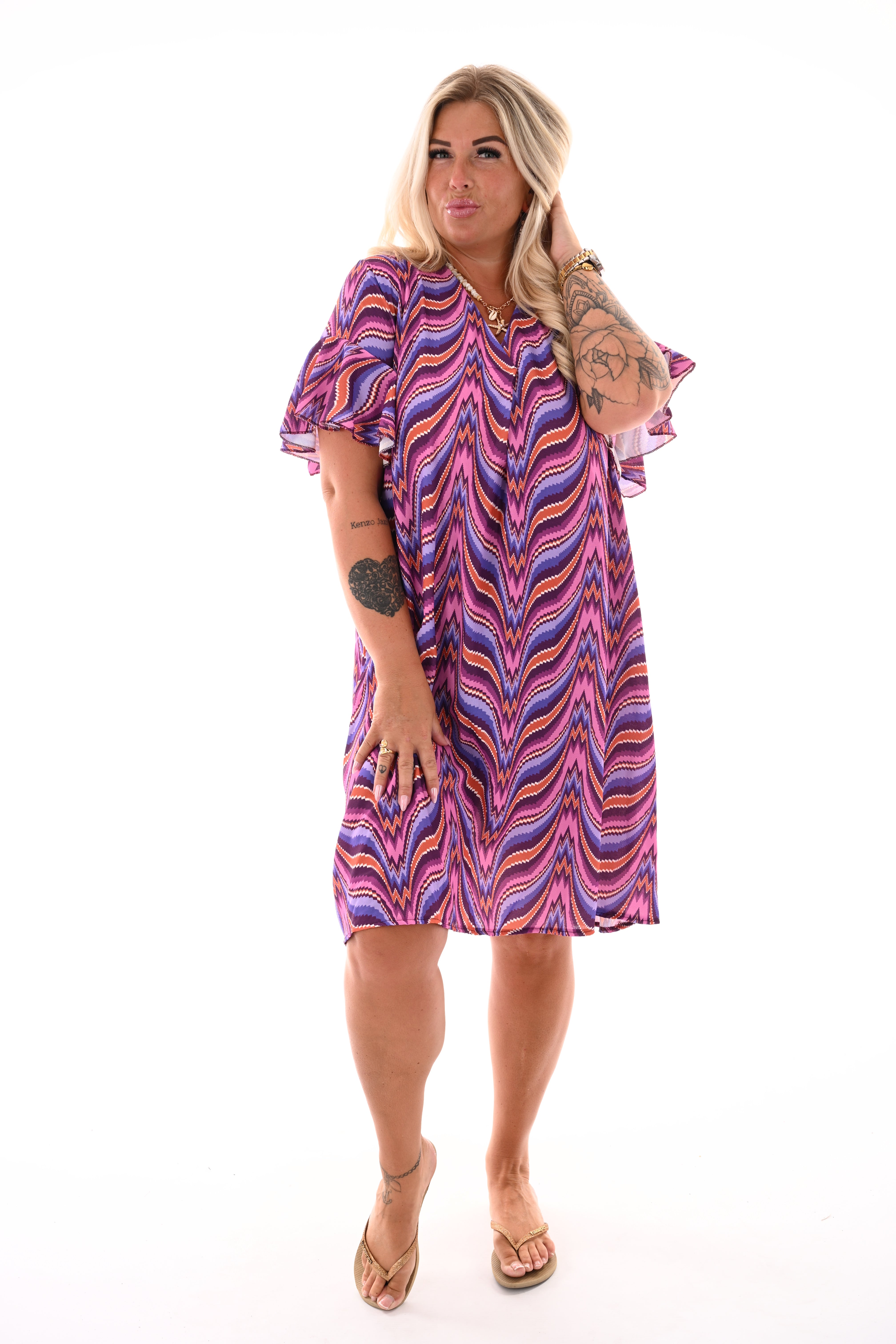 Jurk v-hals korte roezelmouwen print lila/roze