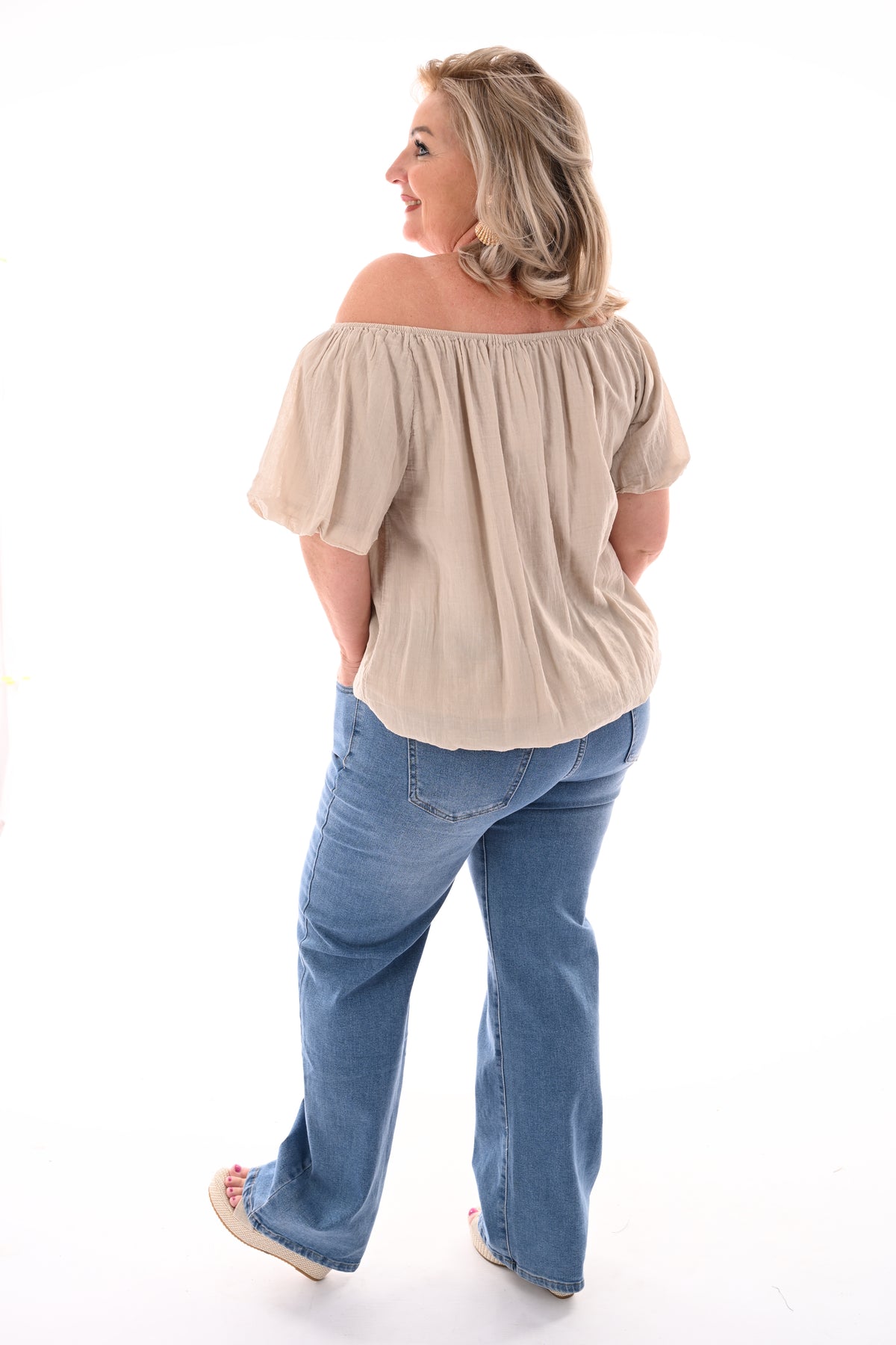 Top korte pofmouwen beige