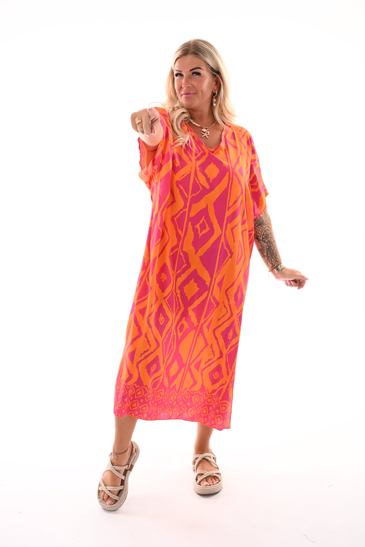 Lange jurk v-hals met ruiten fuchsia/oranje