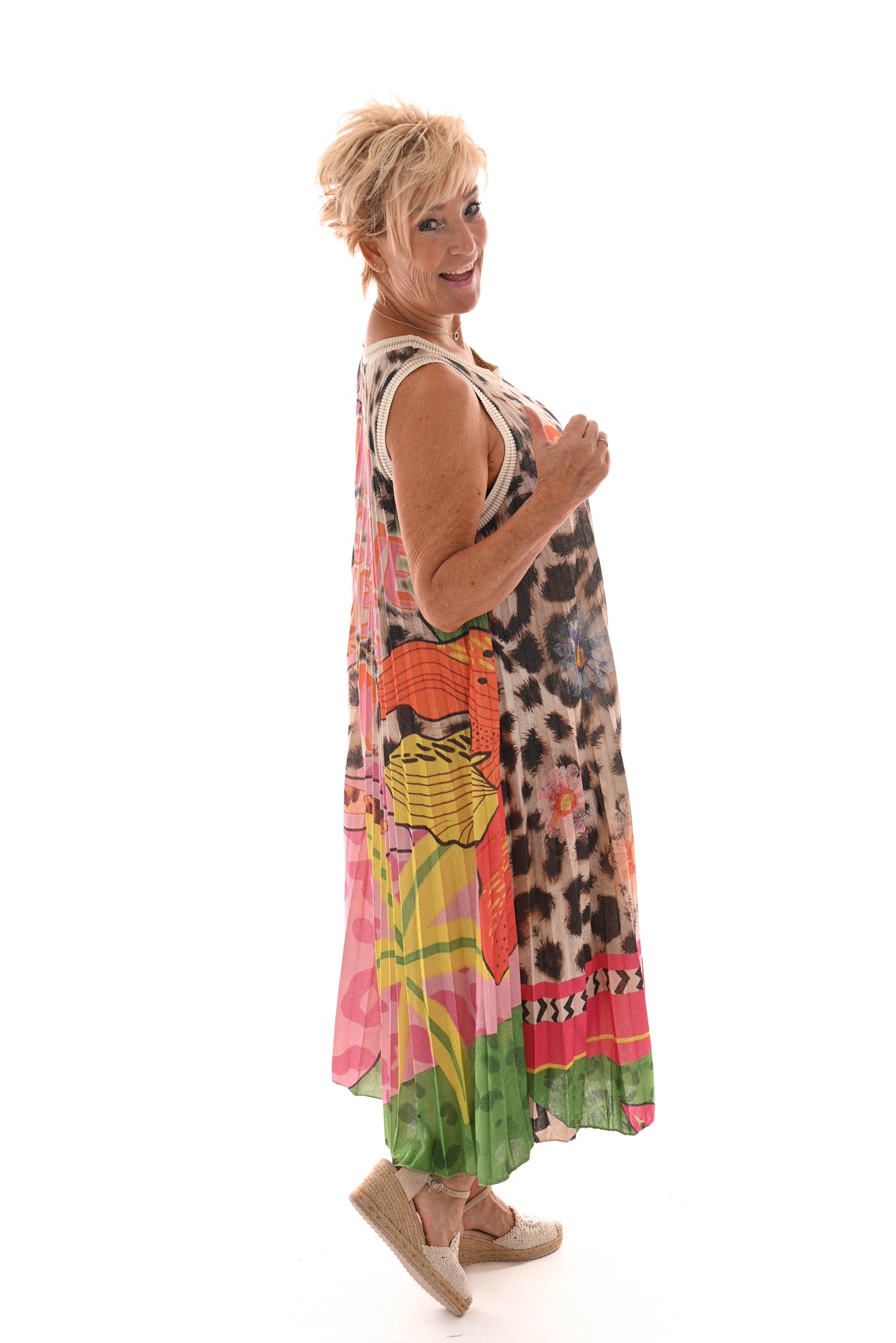 Mouwloze jurk plisse ronde hals panter beige/groen