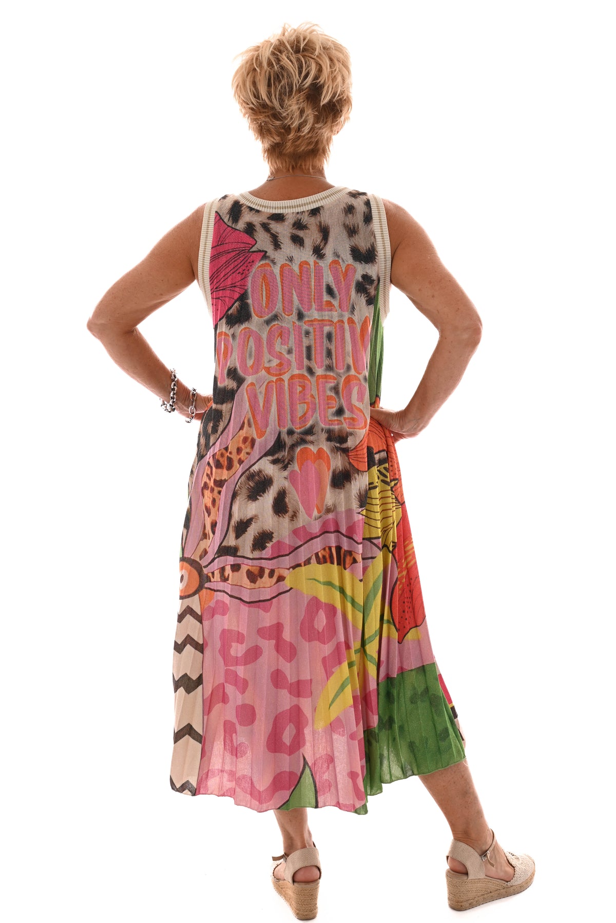 Mouwloze jurk plisse ronde hals panter beige/groen