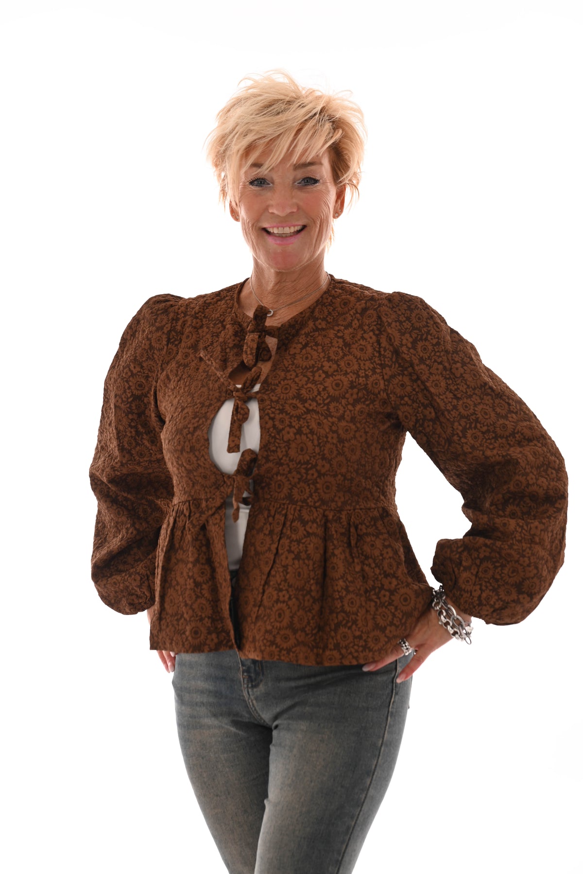 Strik blouse bloemen wijde uitloop bruin
