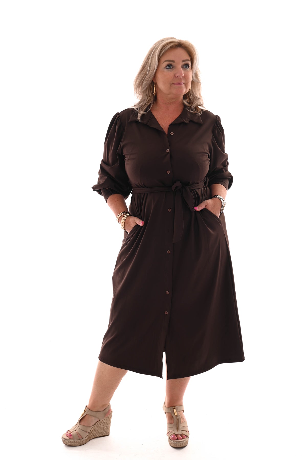 Lange travel jurk doorknoop met ceintuur bruin