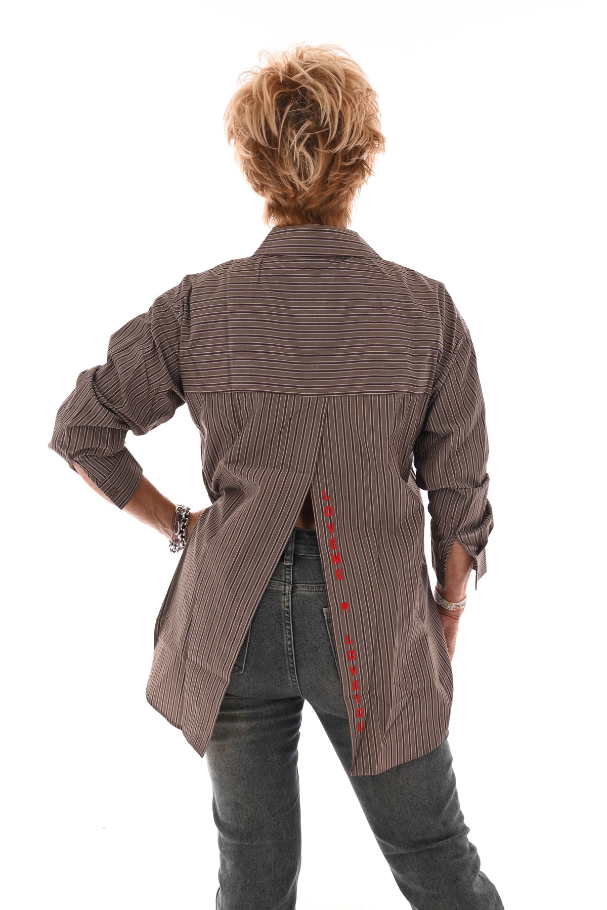 Gestreepte blouse open rug 'Love me' bruin