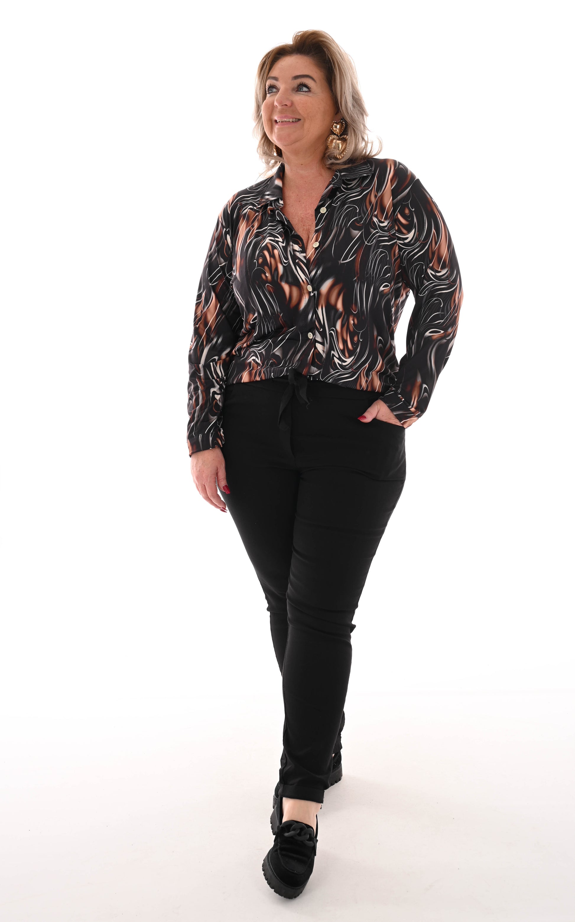 Doorknoop blouse swirl zwart