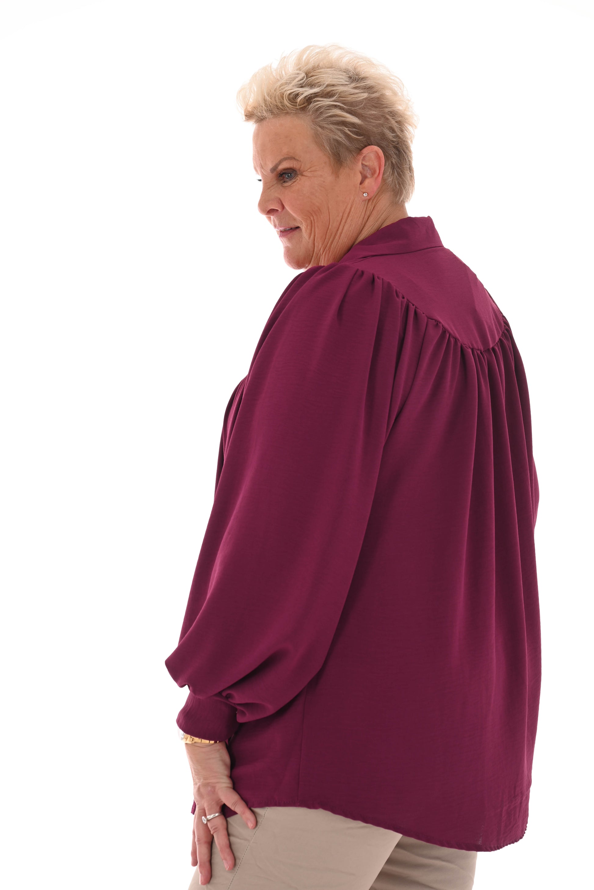 Blouse pofmouw met gouden knopen aubergine