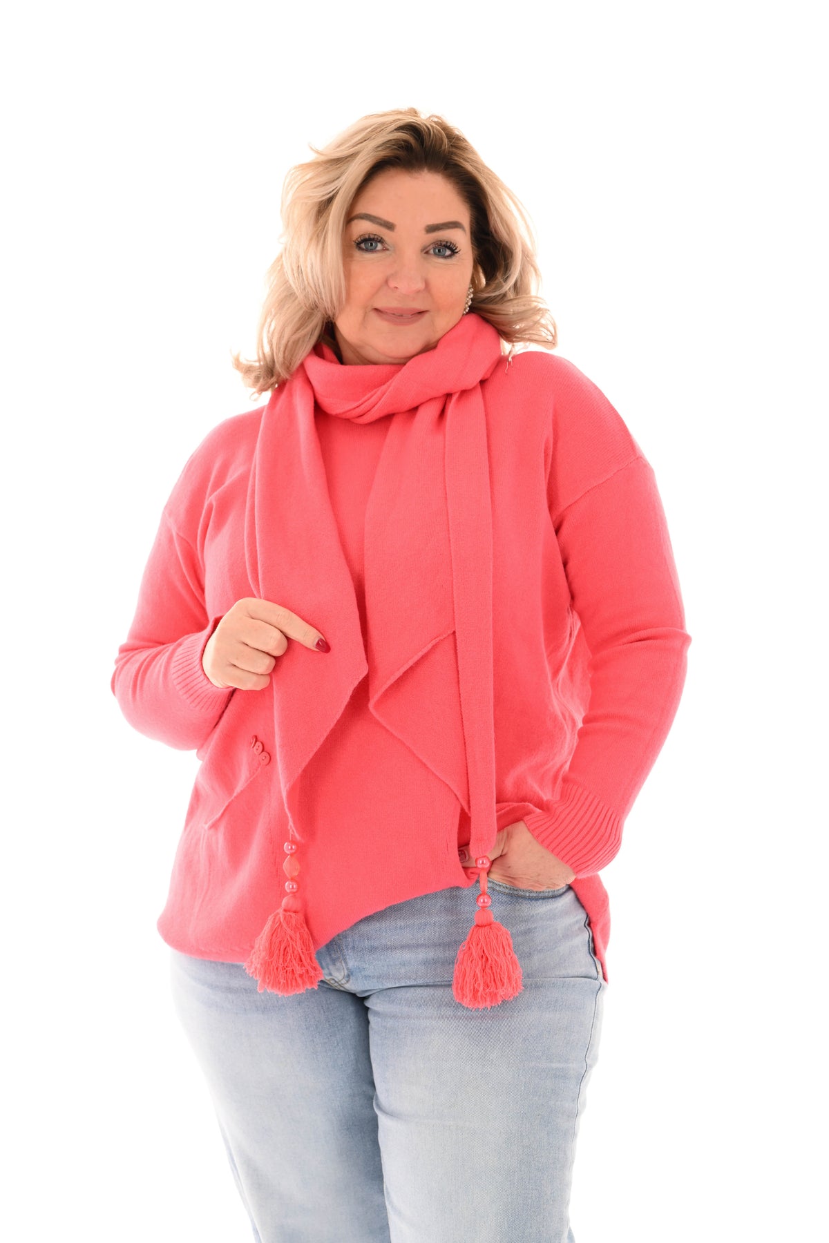 Fijn gebreide trui met sjaal koraal