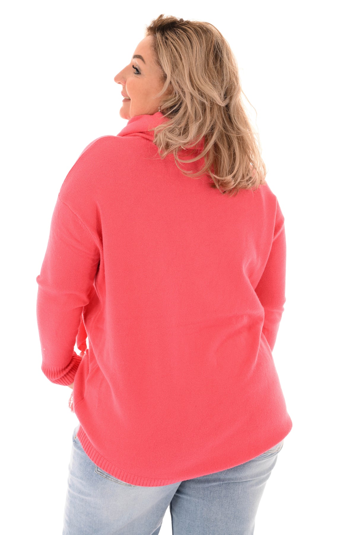 Fijn gebreide trui met sjaal koraal