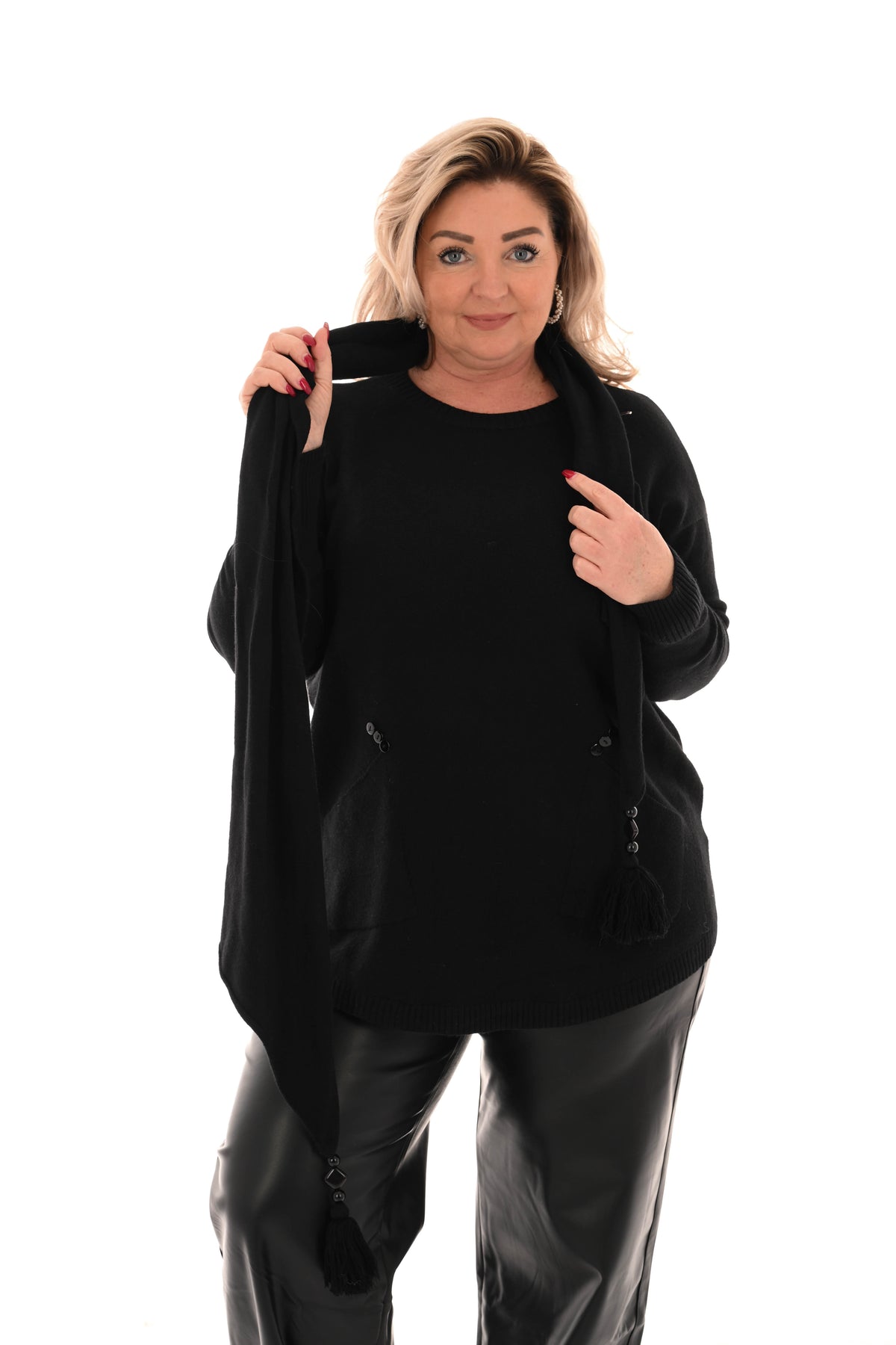 Fijn gebreide trui met sjaal zwart