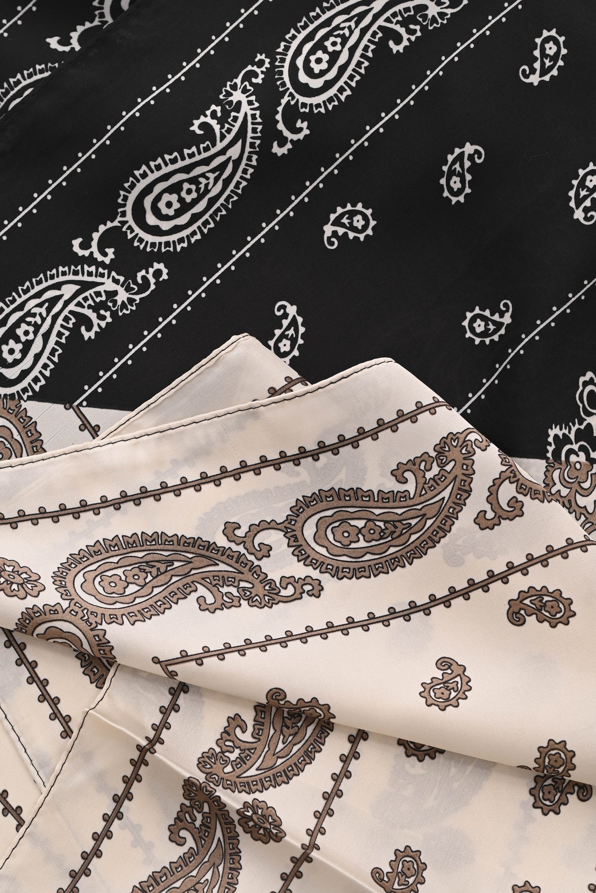 Kort sjaaltje paisley zwart