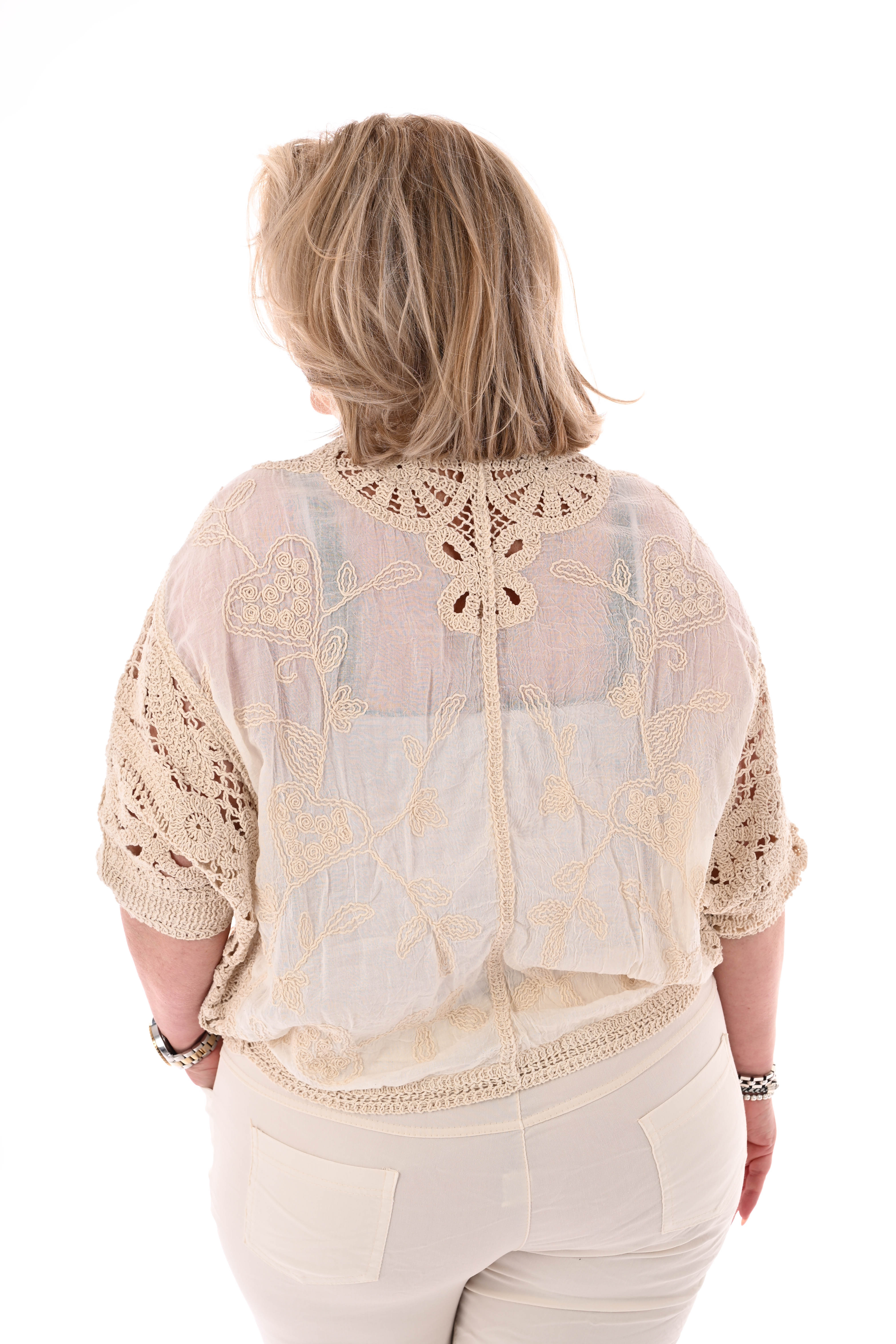 Kort gehaakt vestje beige