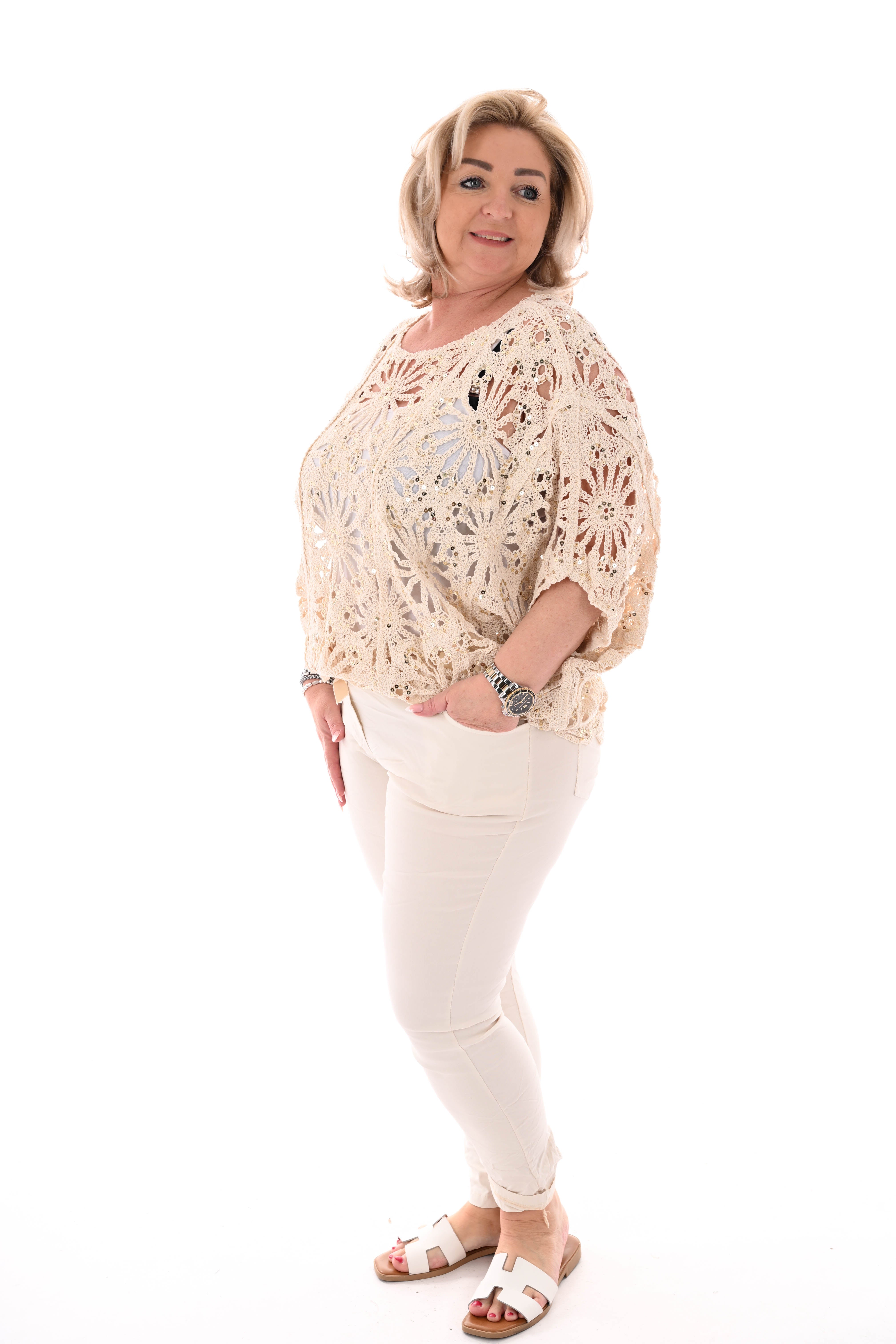 Top gehaakt met pailletten beige