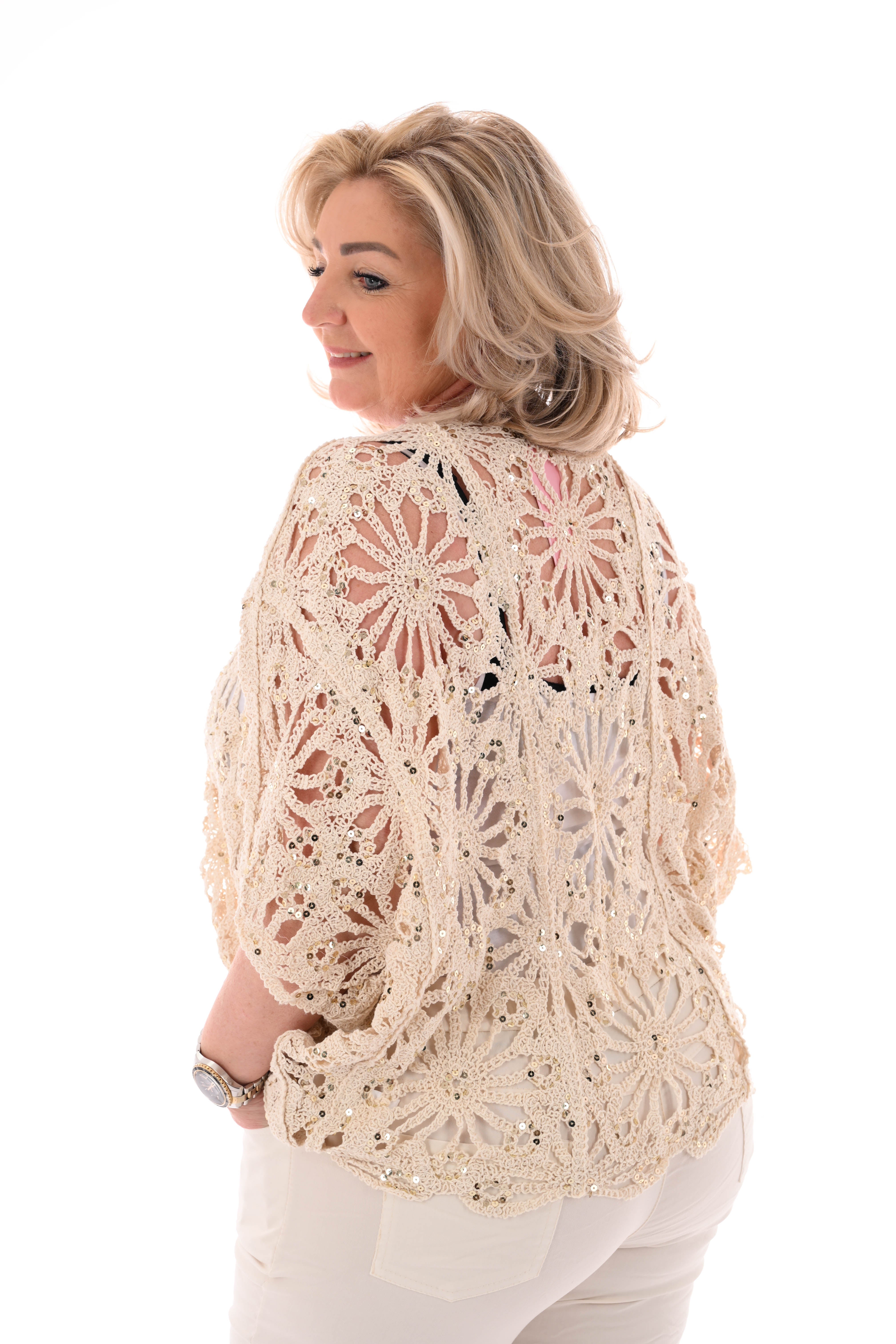 Top gehaakt met pailletten beige