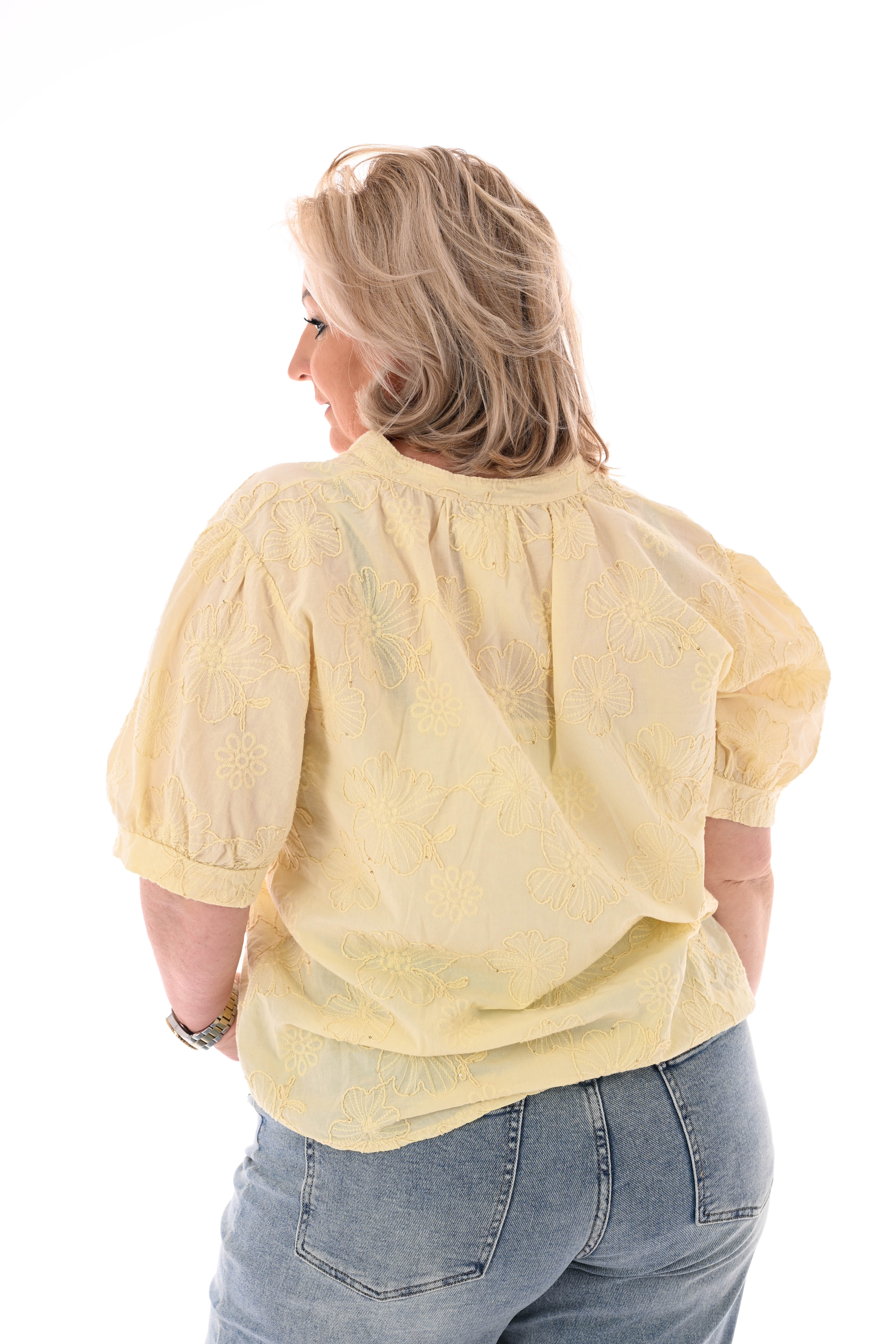 Blouse korte mouwen bloemen lichtgeel