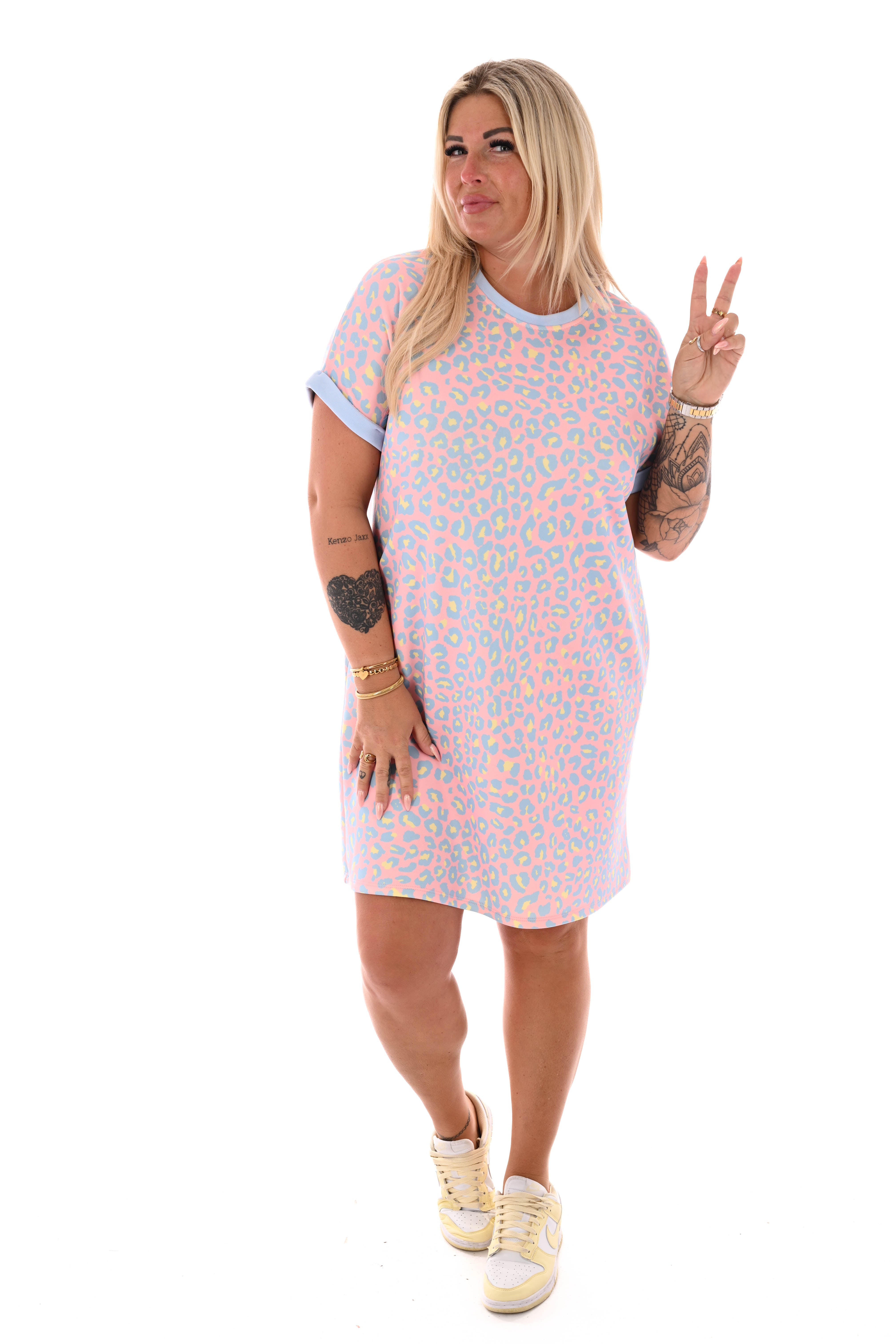 Sweaterdress panterprint korte mouwen lichtblauw