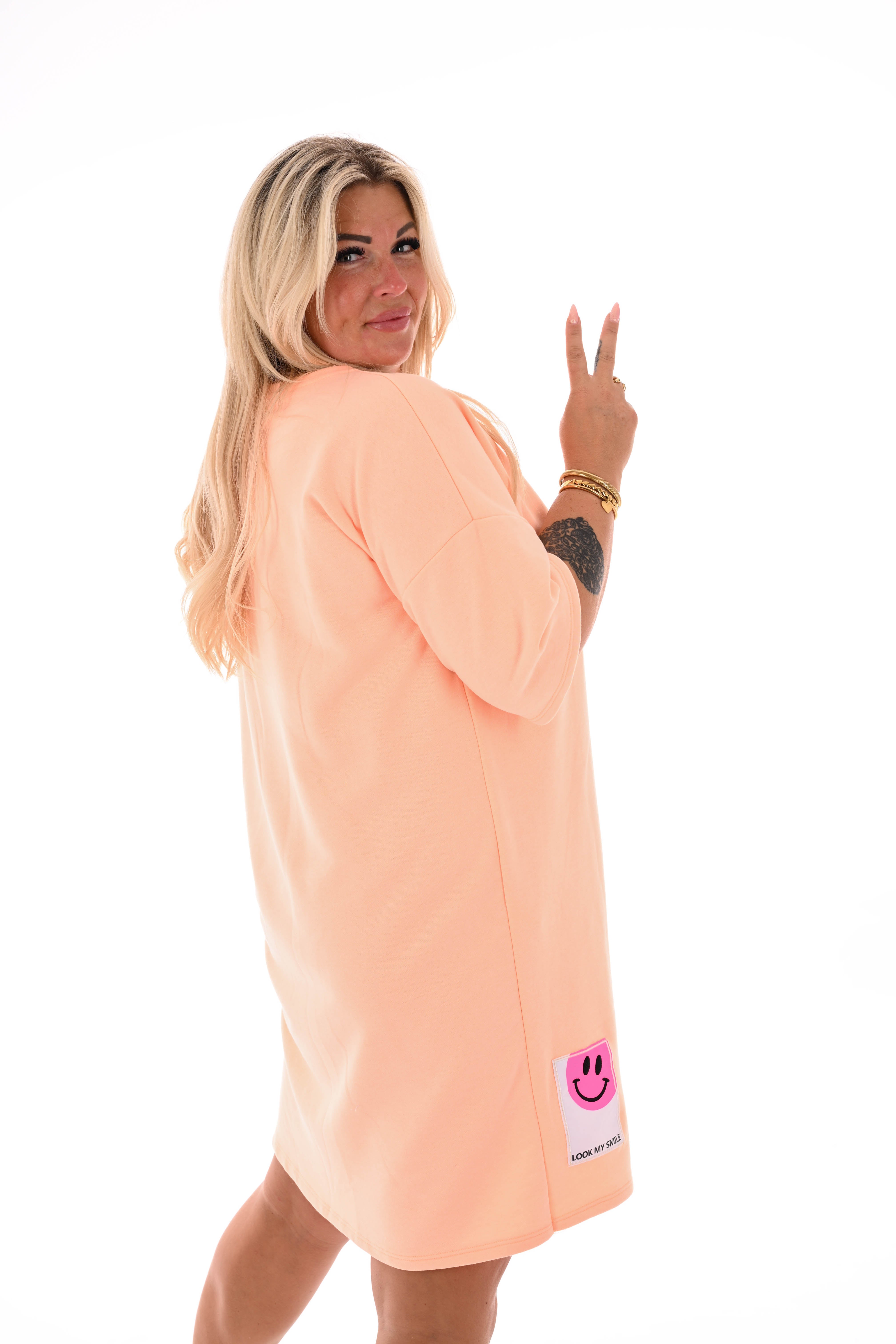 Sweaterdress smiley peach