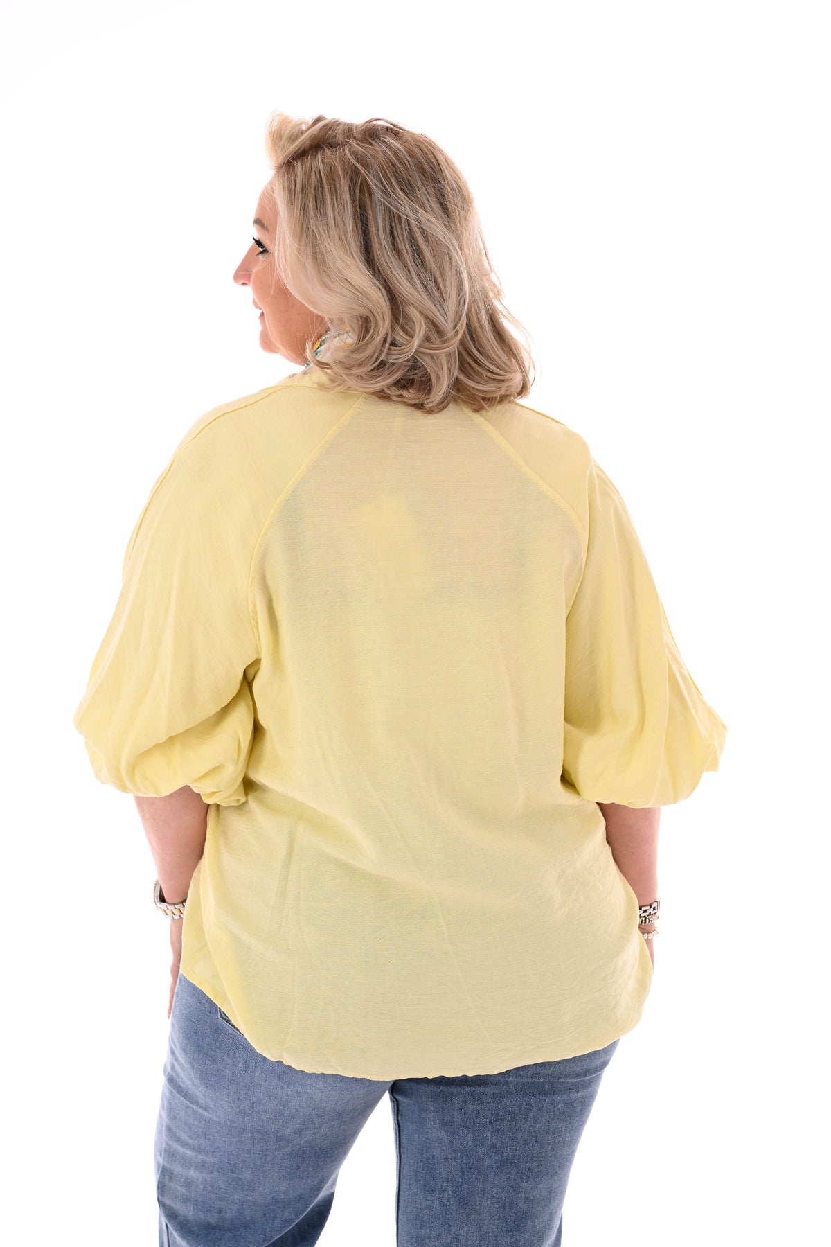 Doorknoop blouse kraag korte pofmouwen lichtgeel