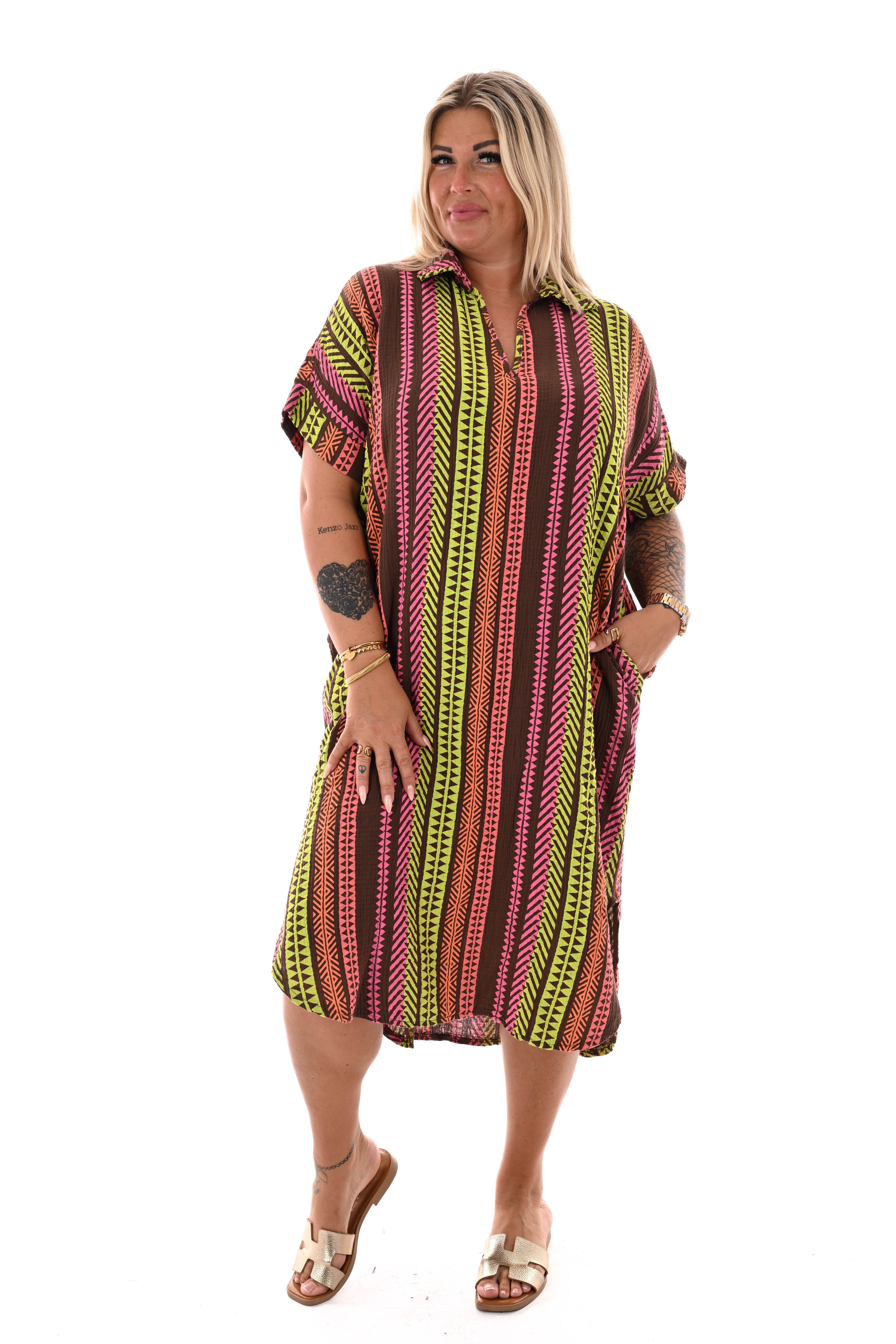 Wafel jurk v-hals aztec print bruin