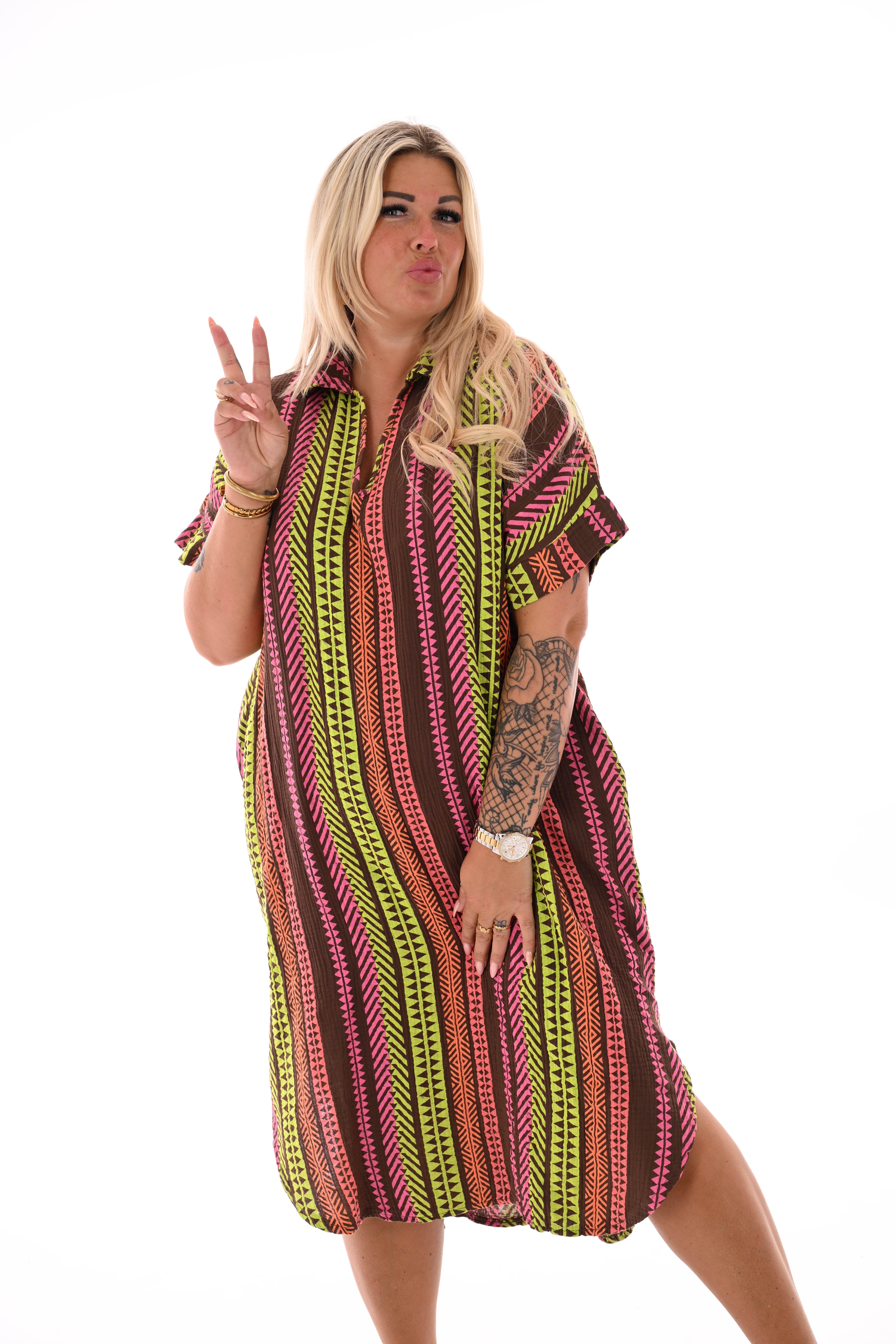 Wafel jurk v-hals aztec print bruin