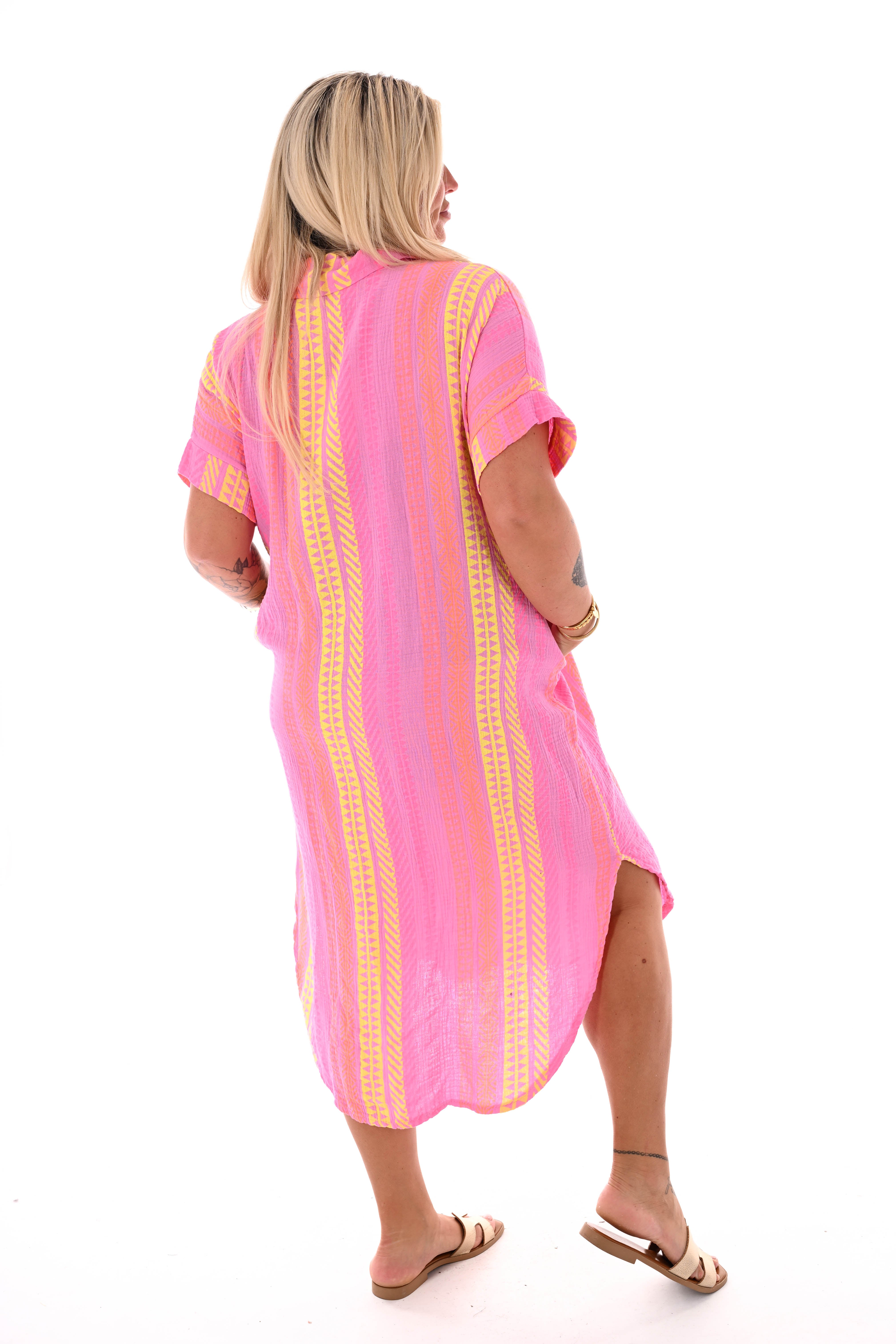 Wafel jurk v-hals aztec print roze