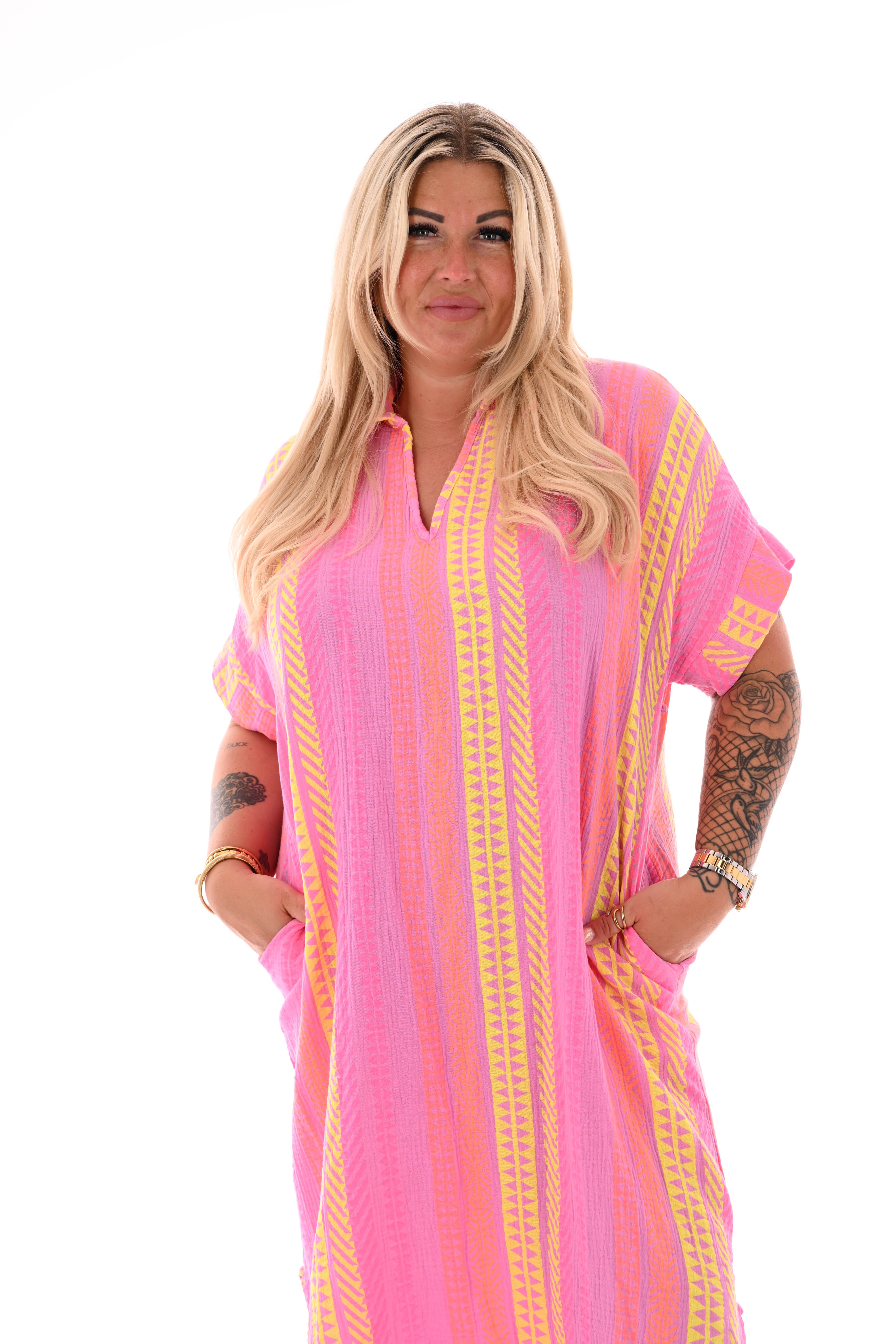 Wafel jurk v-hals aztec print roze