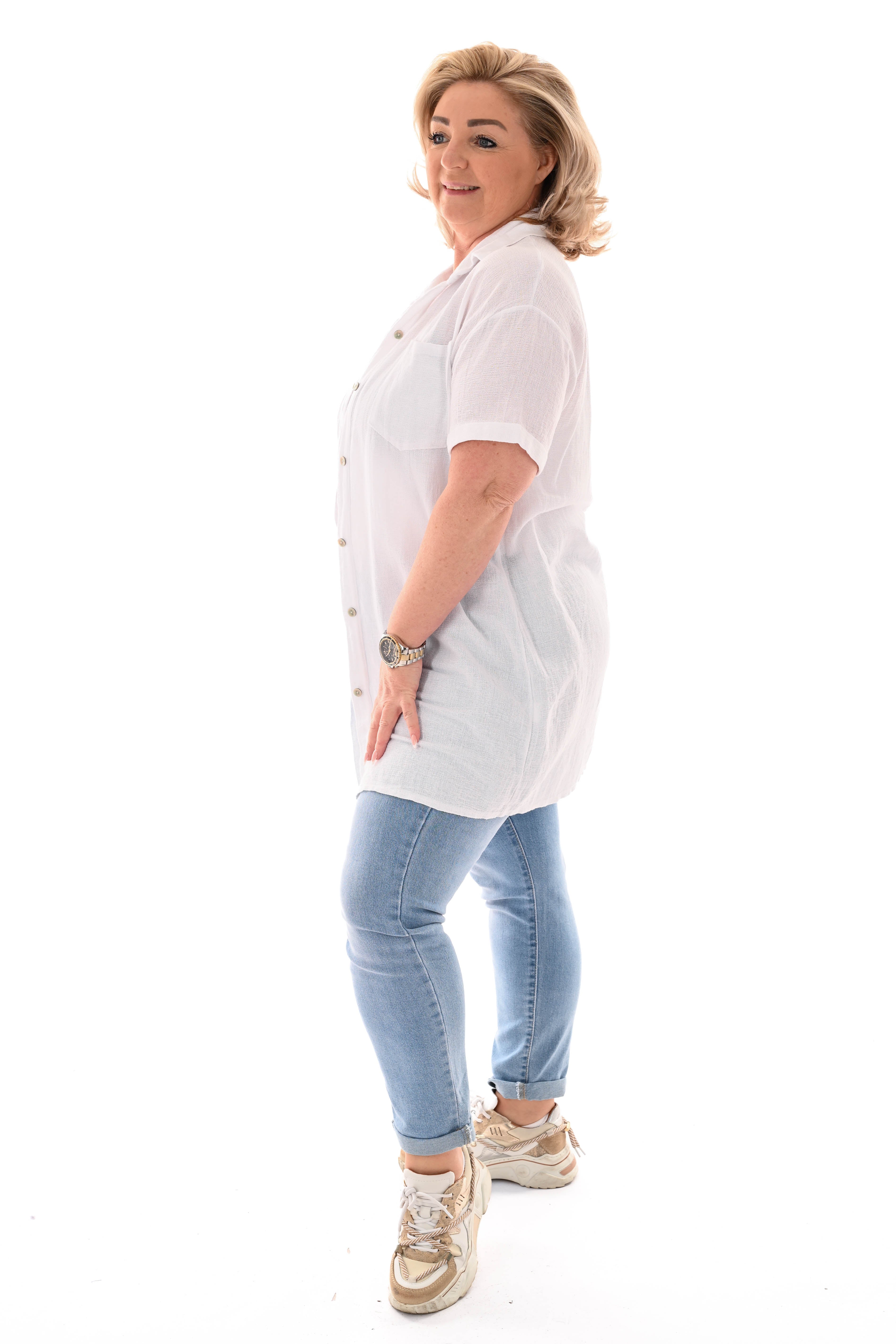 Lange doorknoop blouse korte mouwen uni roomwit
