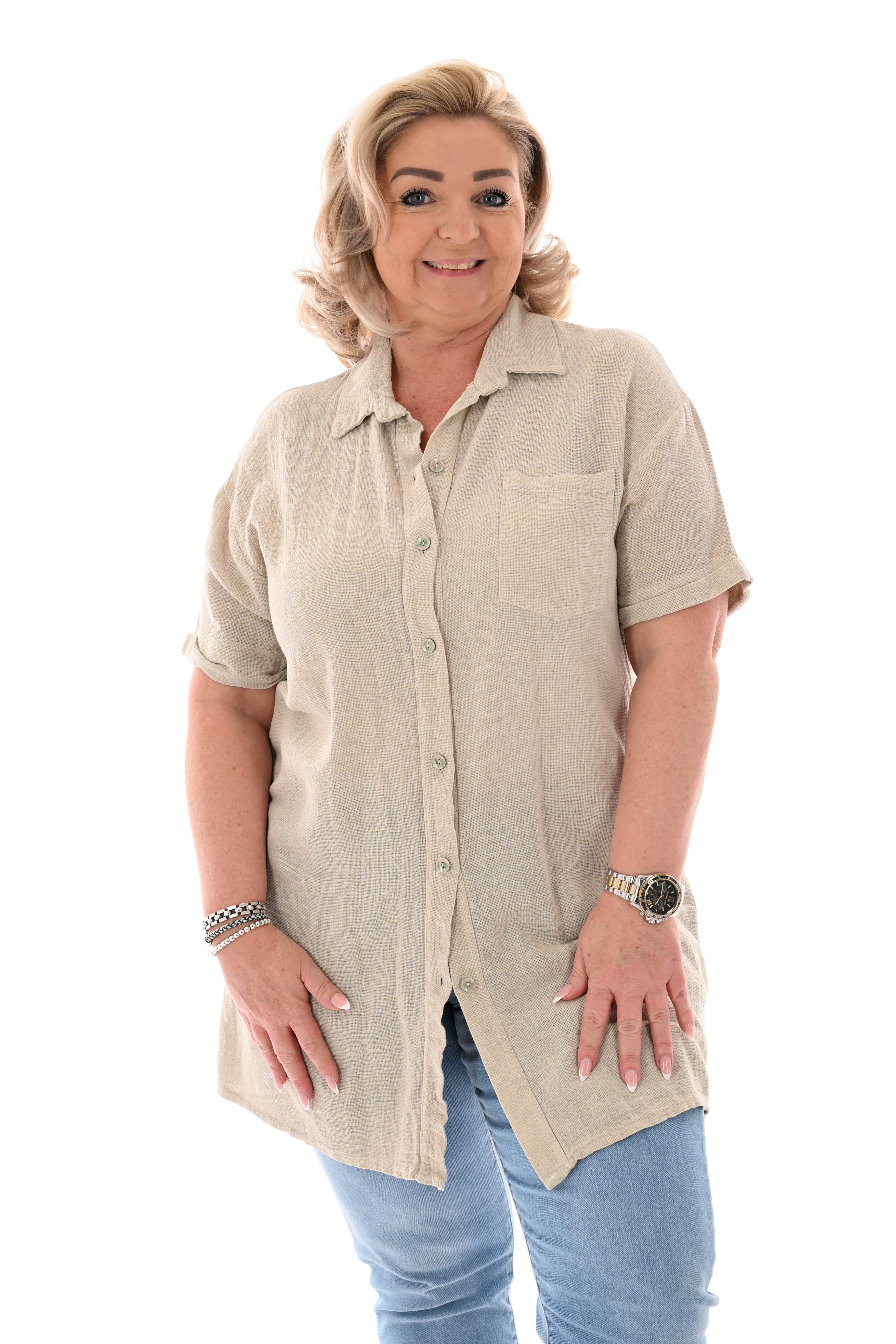 Lange doorknoop blouse korte mouwen uni beige