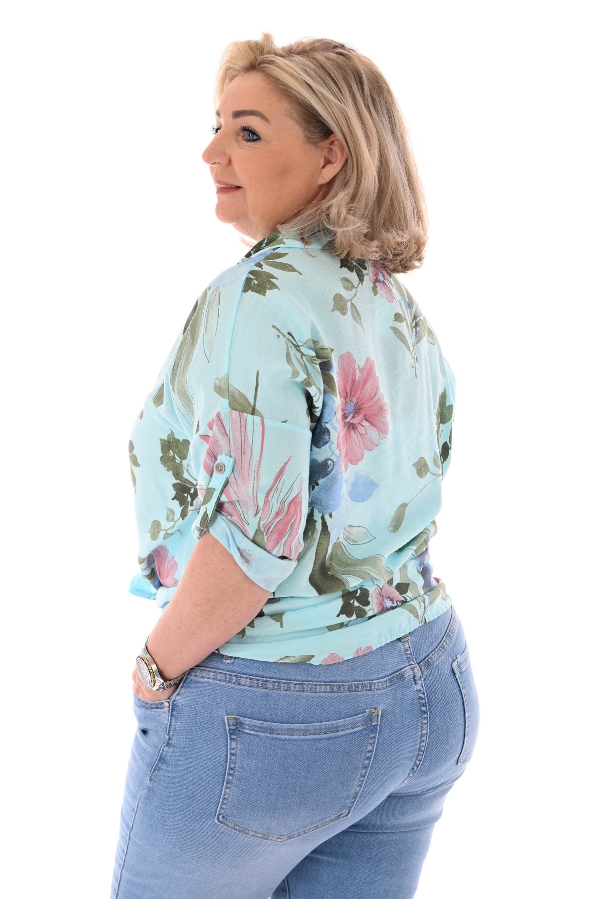 Bloemen blouse ophaalmouwen lichtblauw