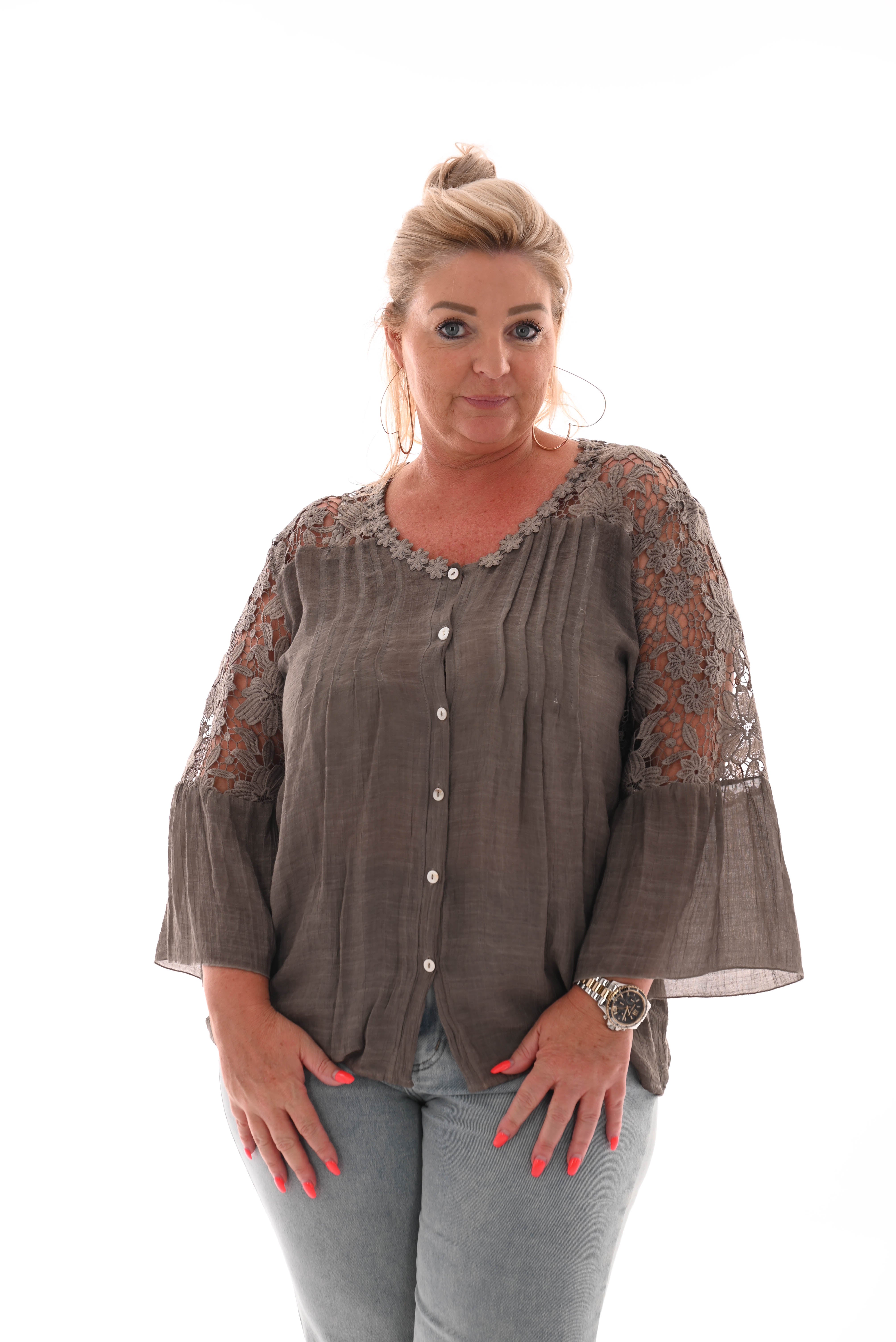 Doorknoop blouse bloemen hals bruin