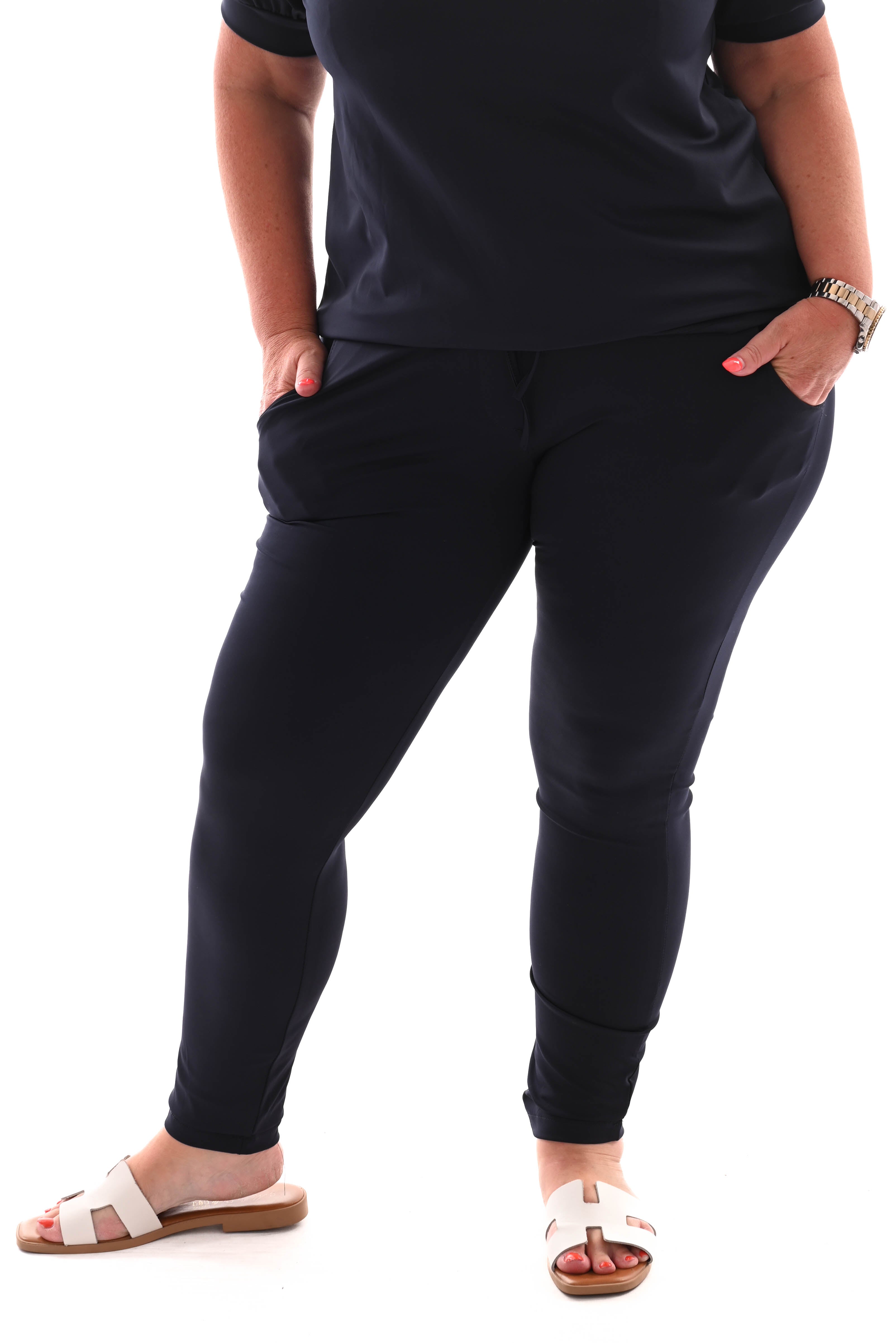 Travel broek met aantrekkoord uni marineblauw